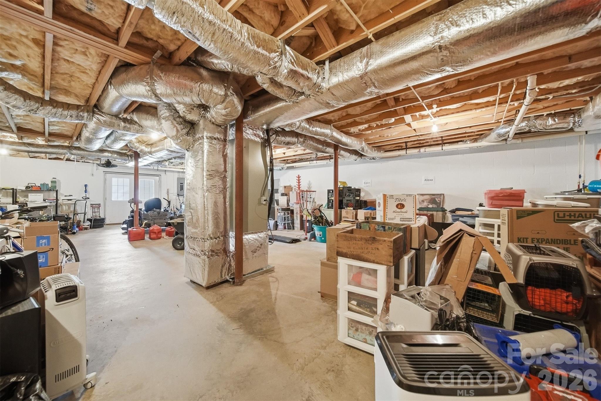 4305 Cottingham Drive — Hickory