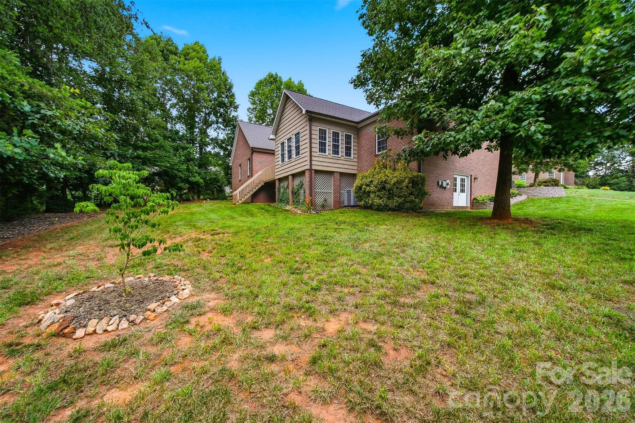 4305 Cottingham Drive — Hickory