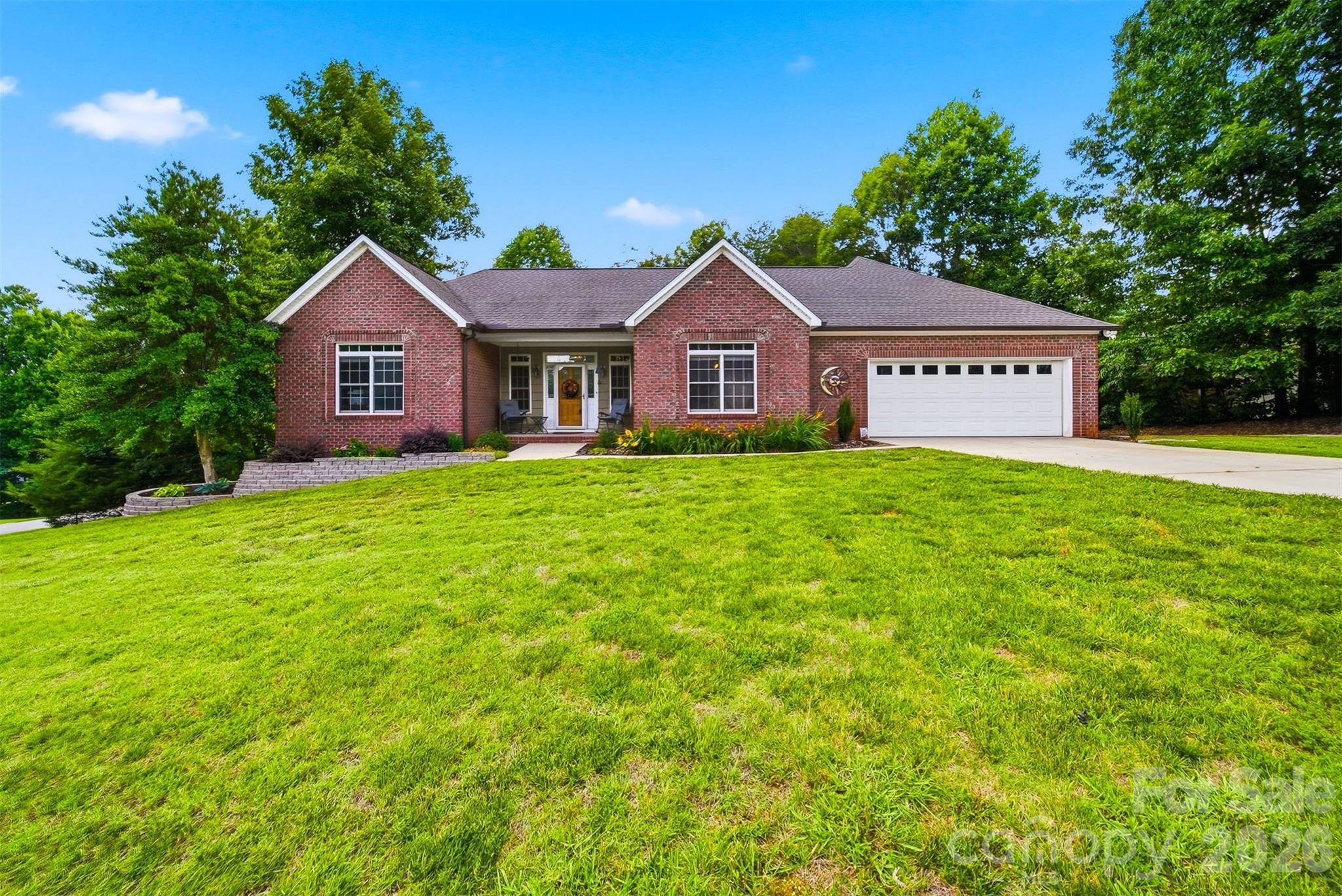 4305 Cottingham Drive — Hickory