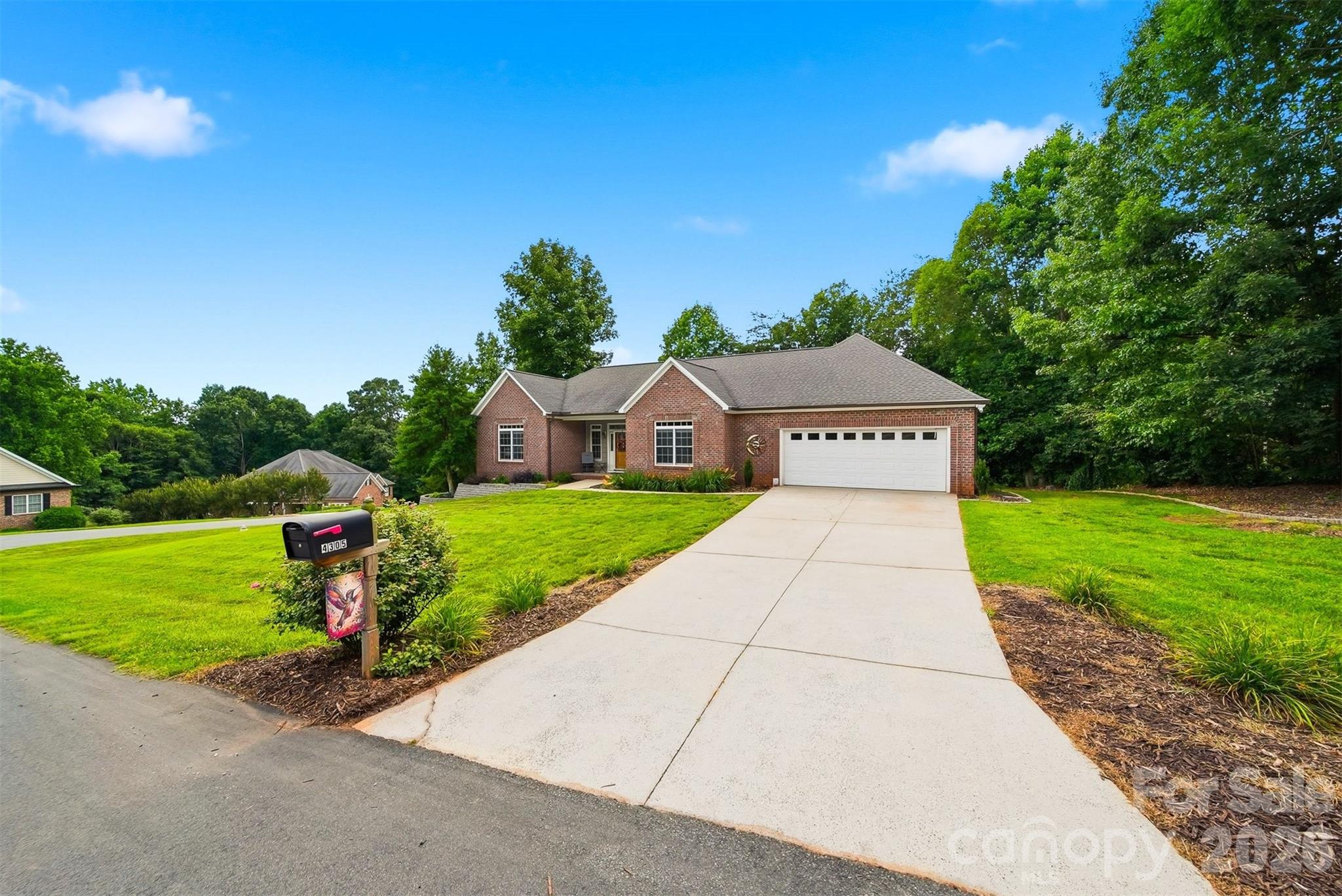4305 Cottingham Drive — Hickory