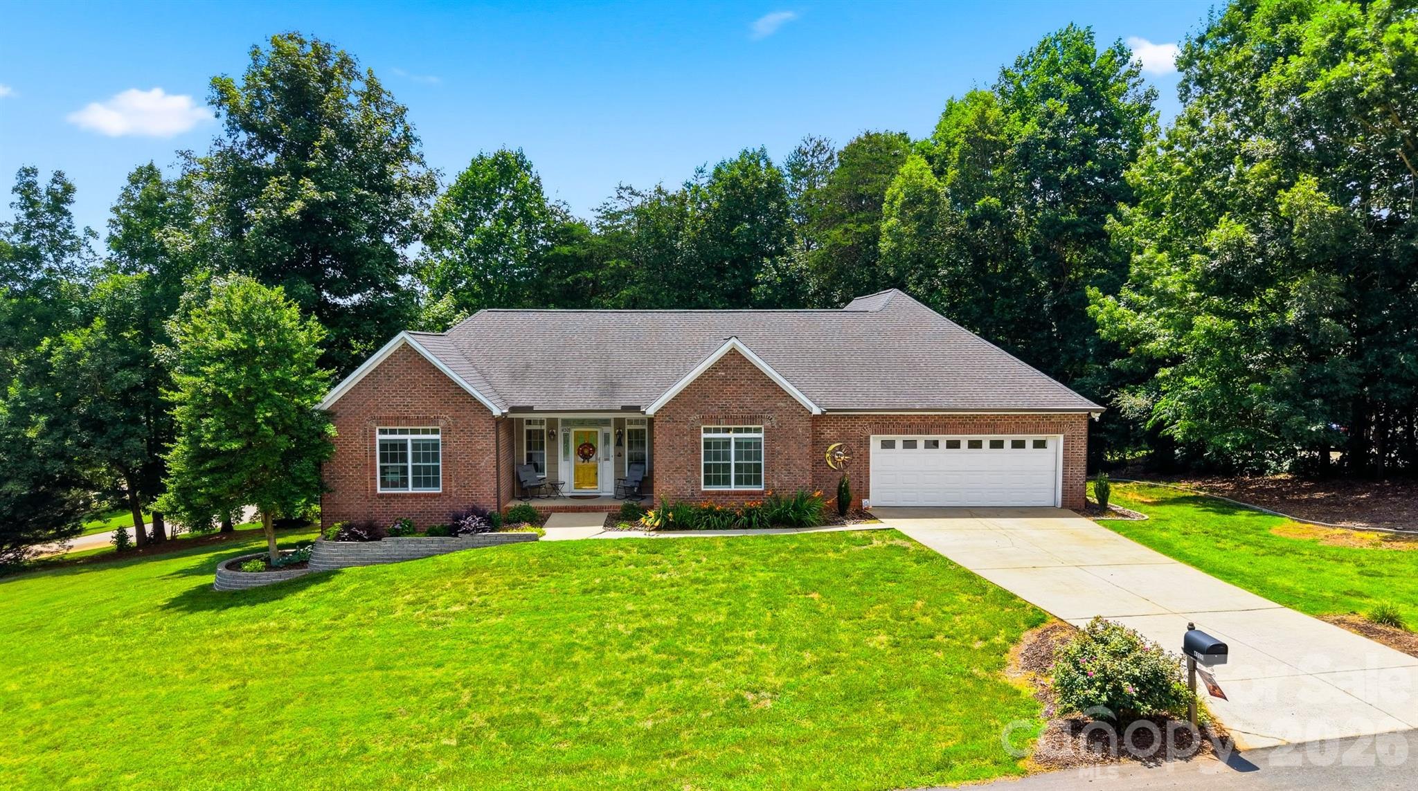4305 Cottingham Drive — Hickory