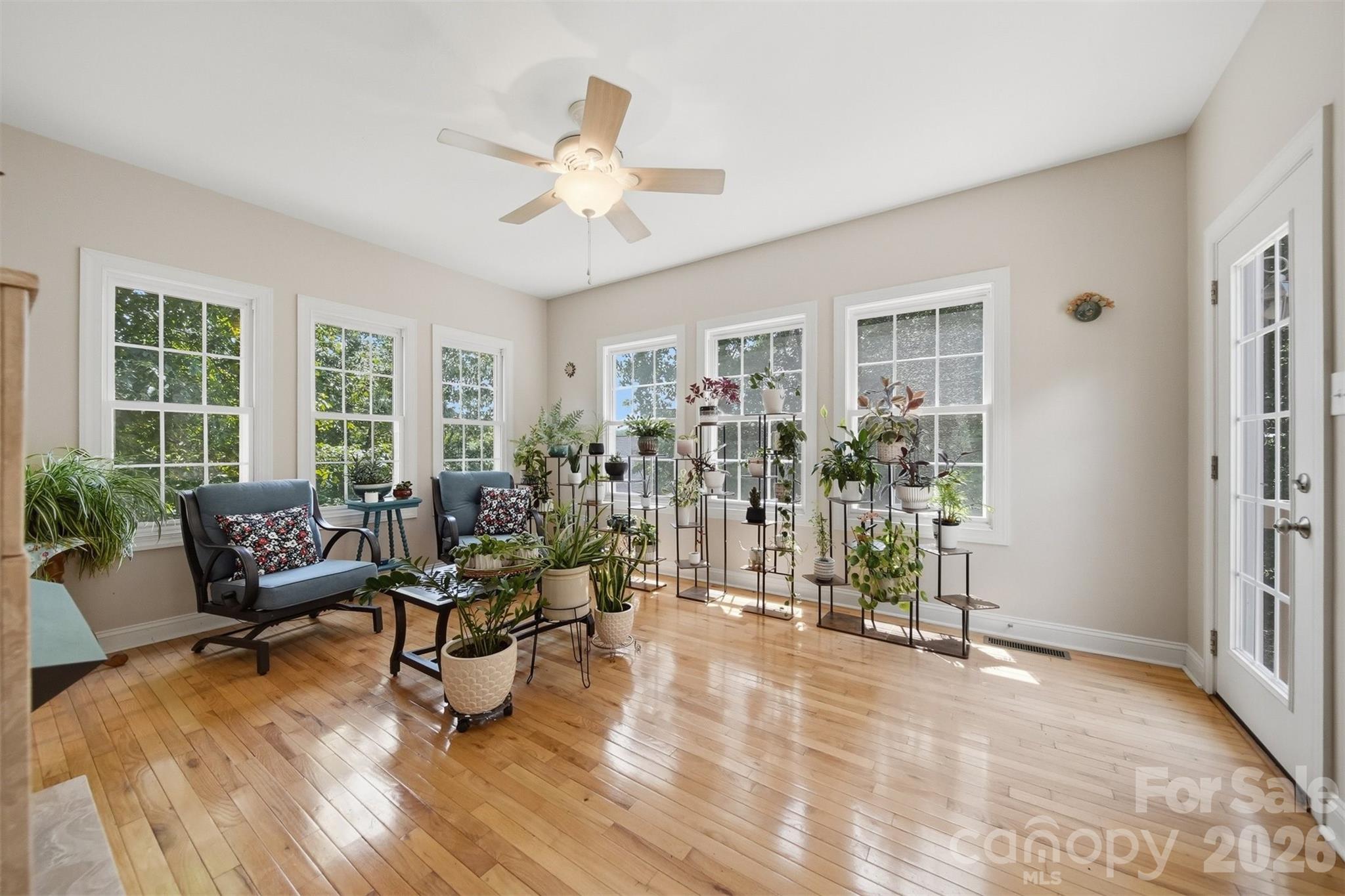 4305 Cottingham Drive — Hickory
