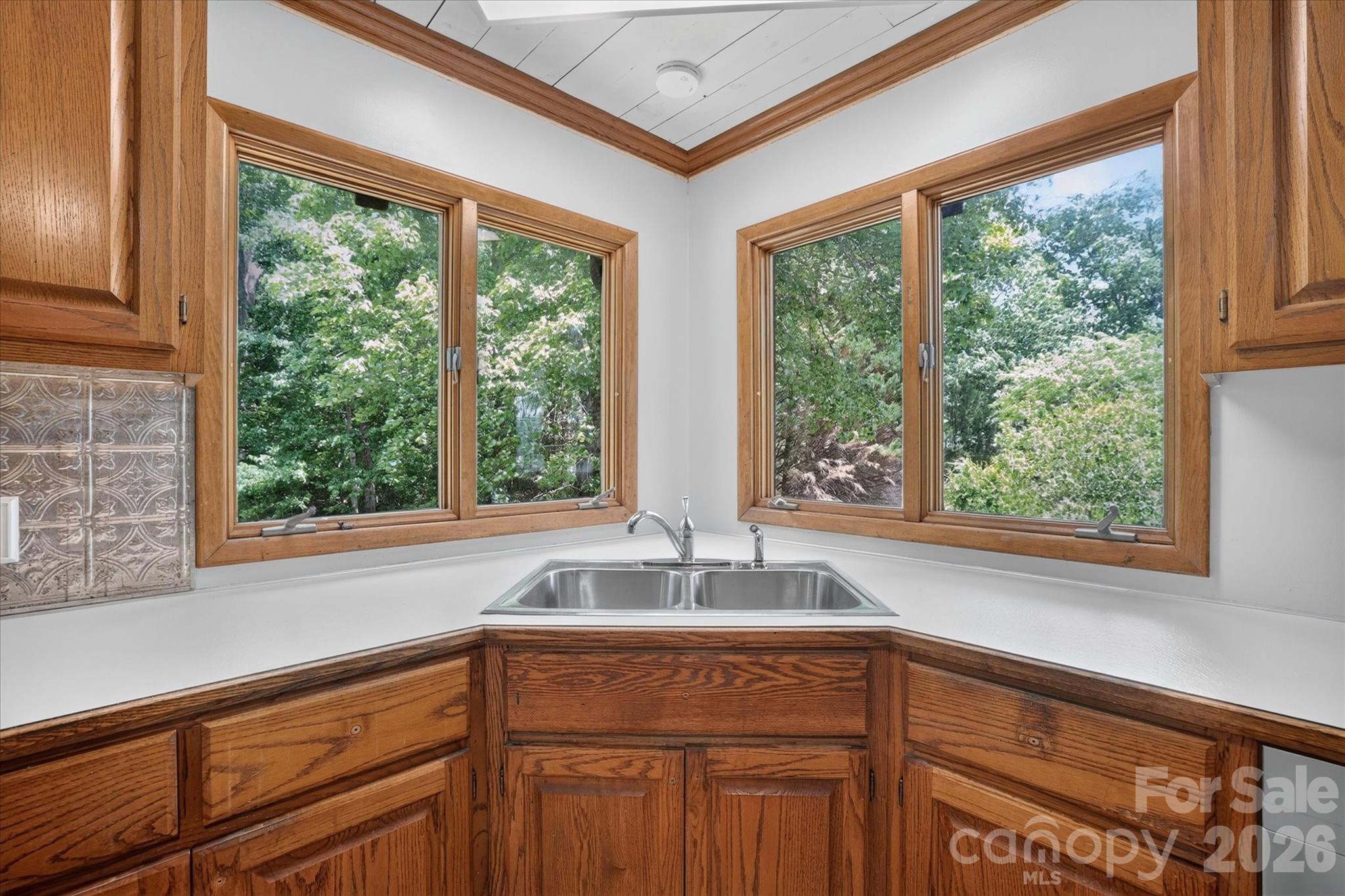 25105 Frick Road — Richfield
