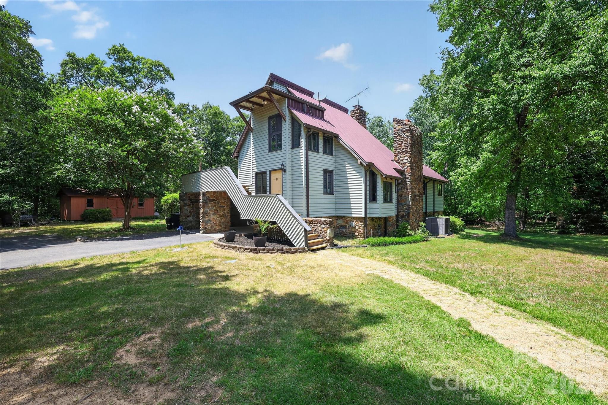 25105 Frick Road — Richfield
