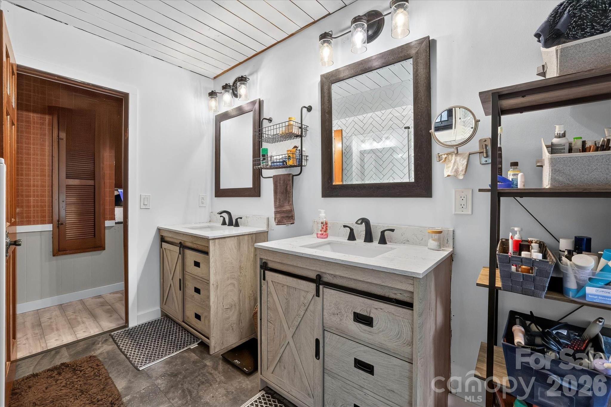 25105 Frick Road — Richfield