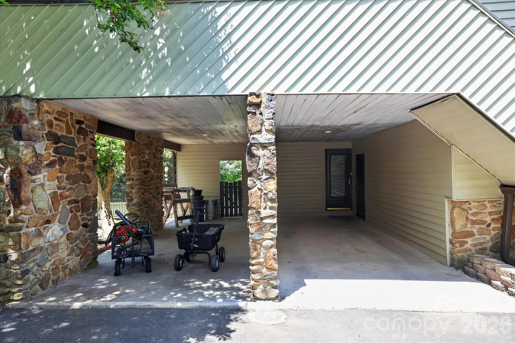25105 Frick Road — Richfield