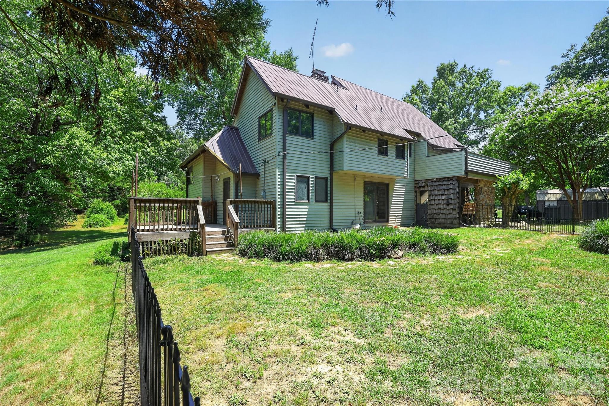 25105 Frick Road — Richfield