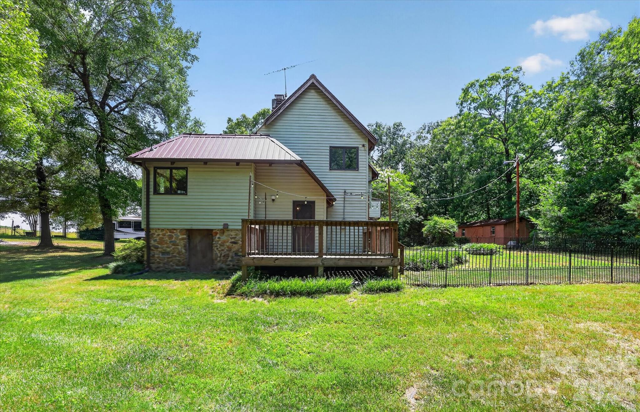 25105 Frick Road — Richfield