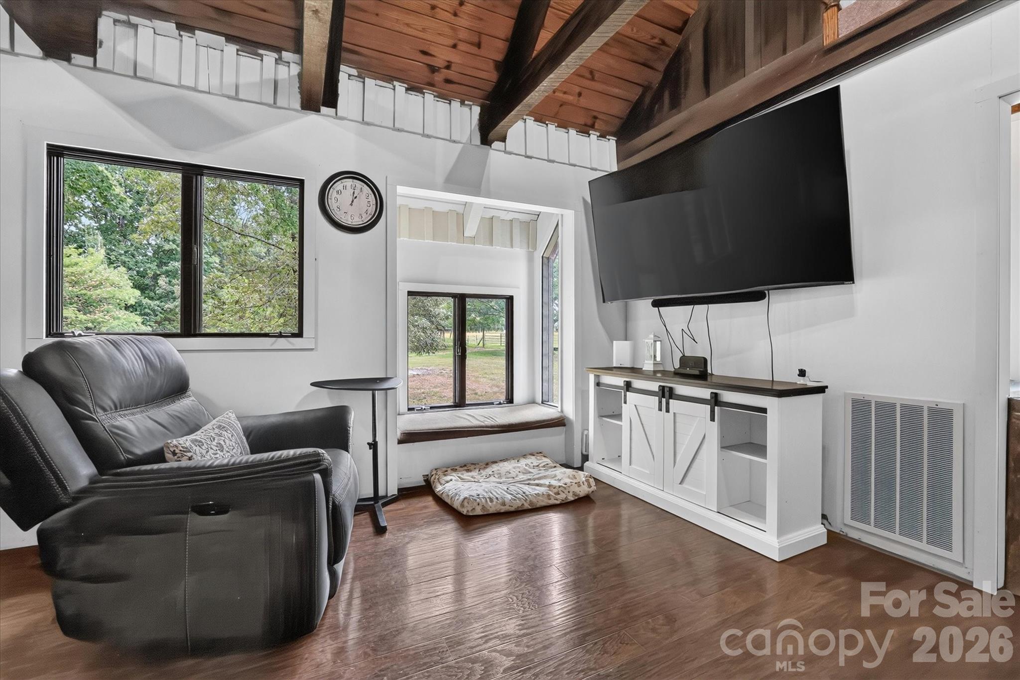 25105 Frick Road — Richfield