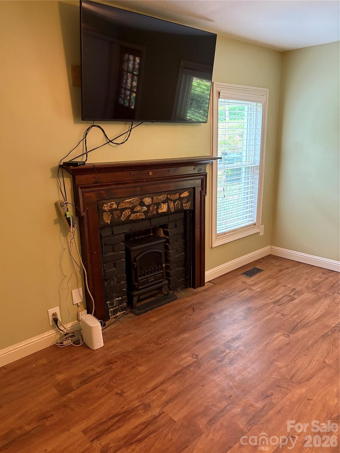 125 Lane Street — Morganton