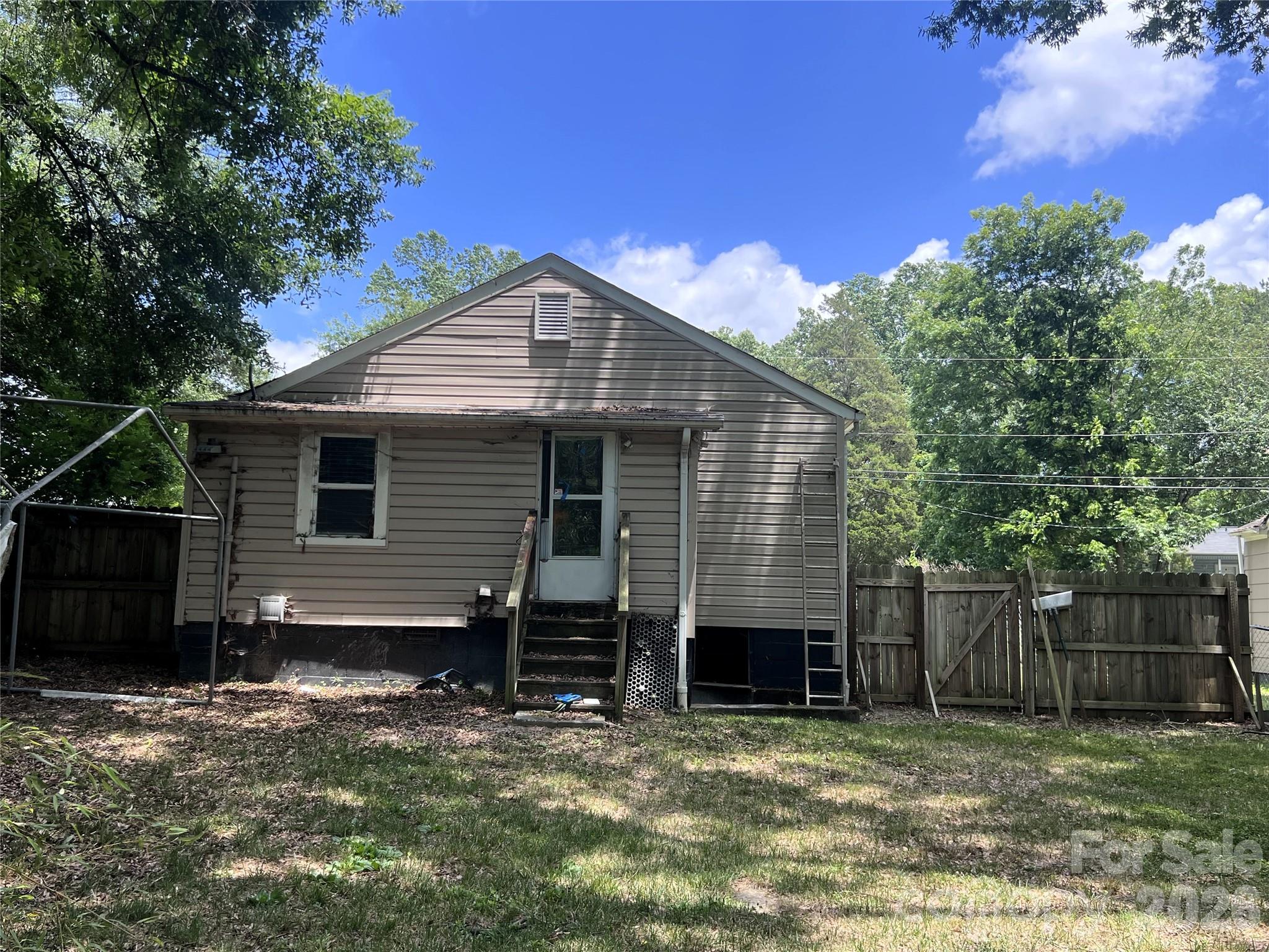 409 S Maple Street — Dallas