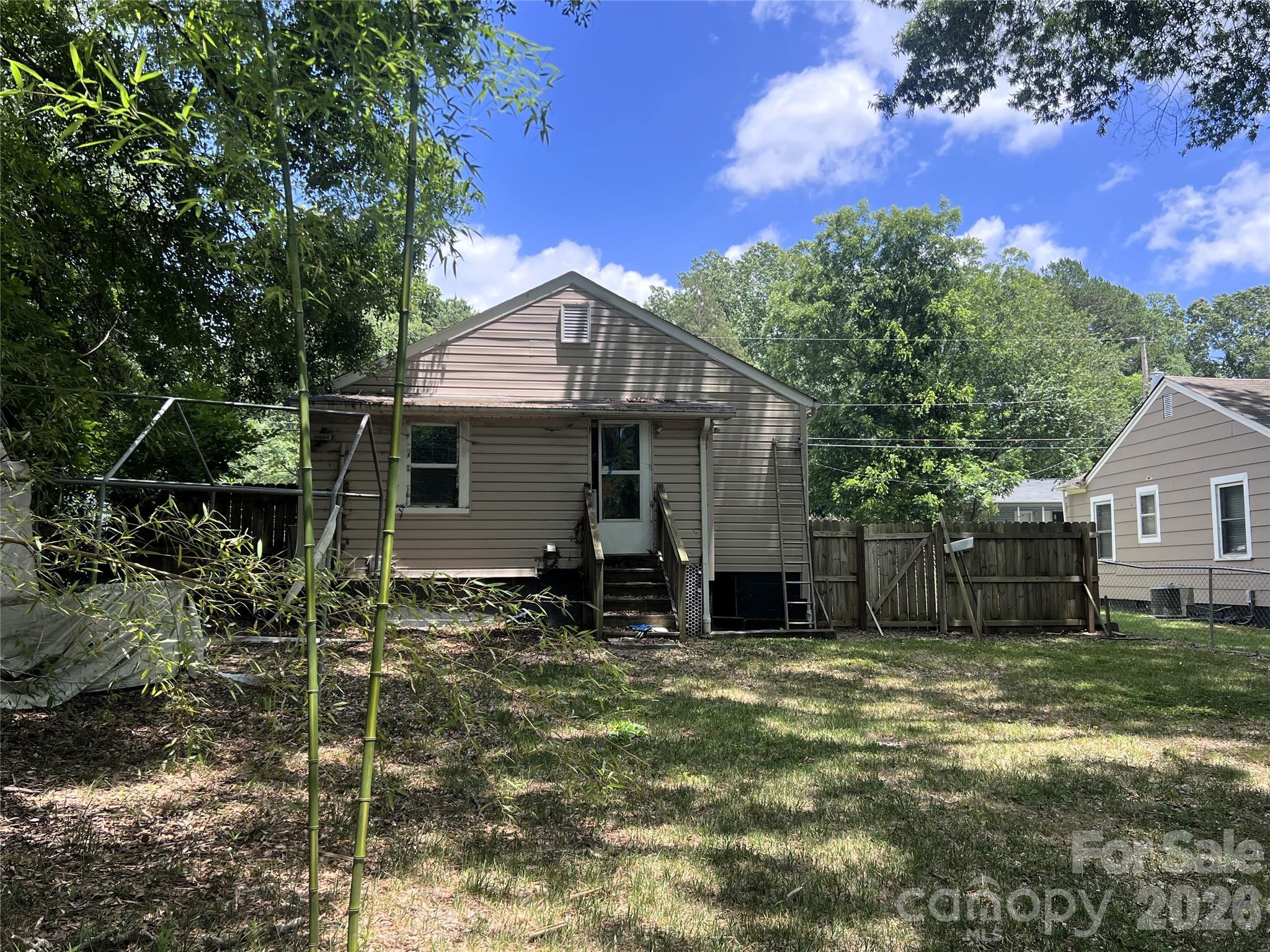 409 S Maple Street — Dallas