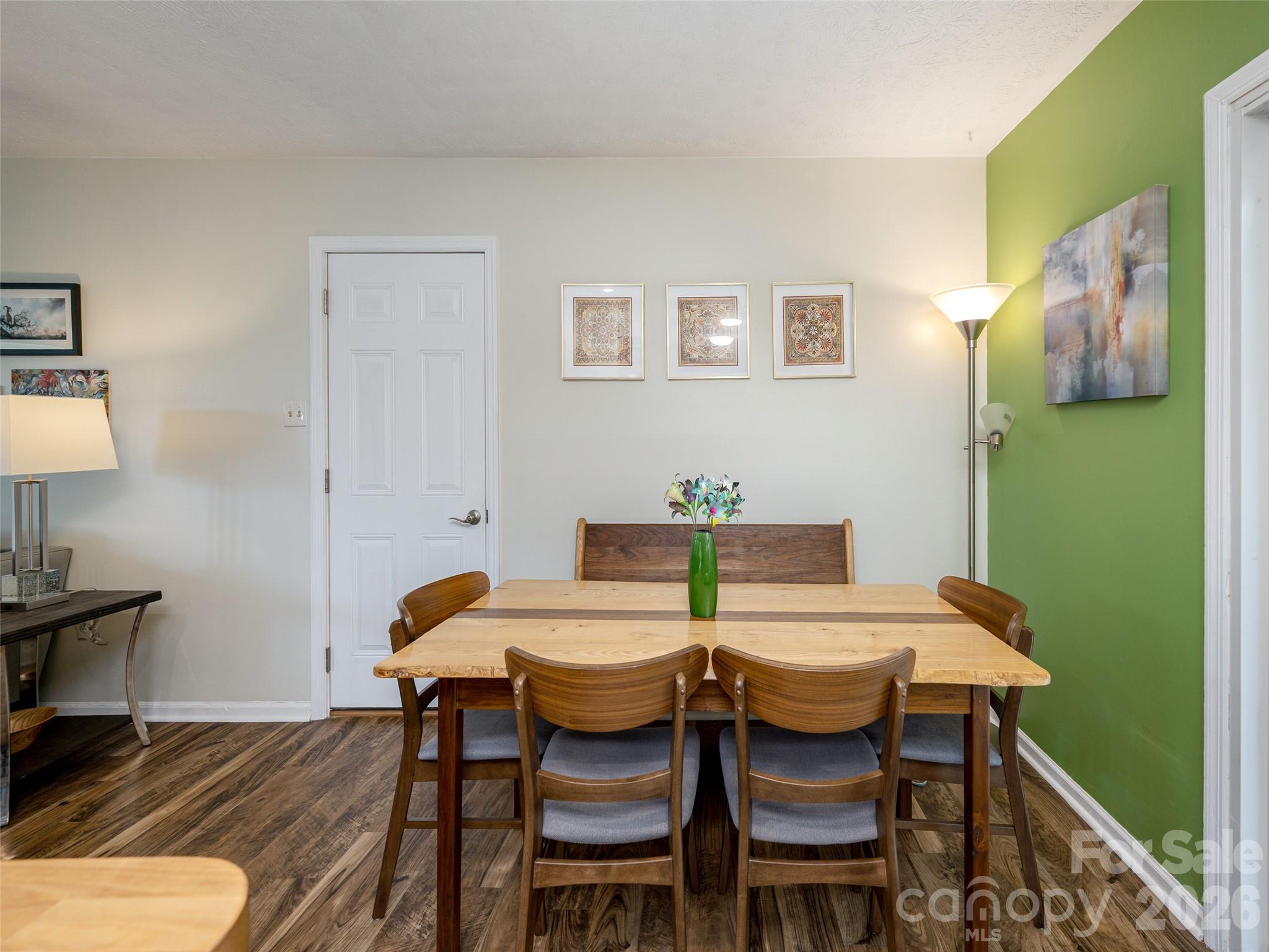 14 Fox Run Place — Fairview