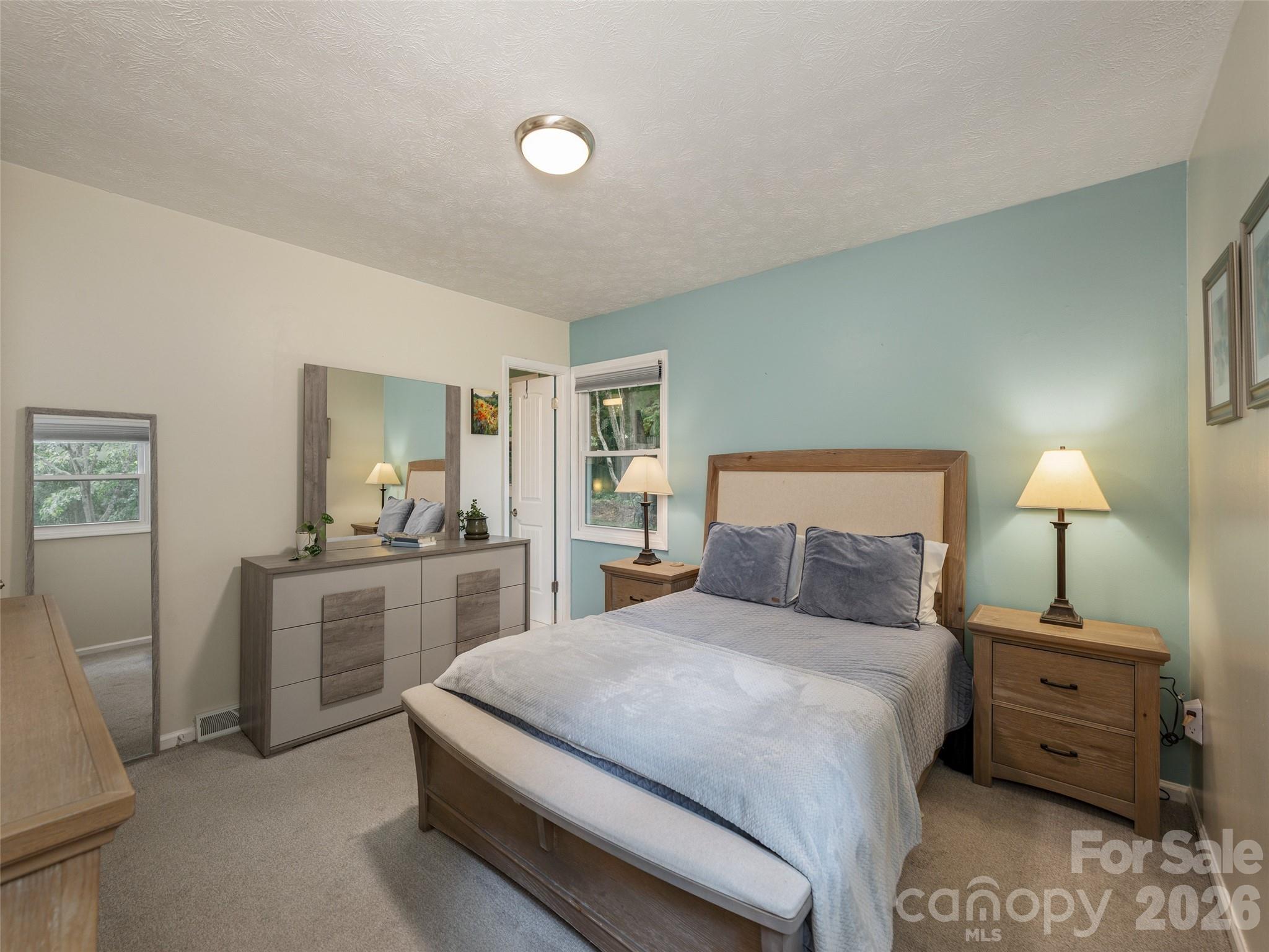 14 Fox Run Place — Fairview