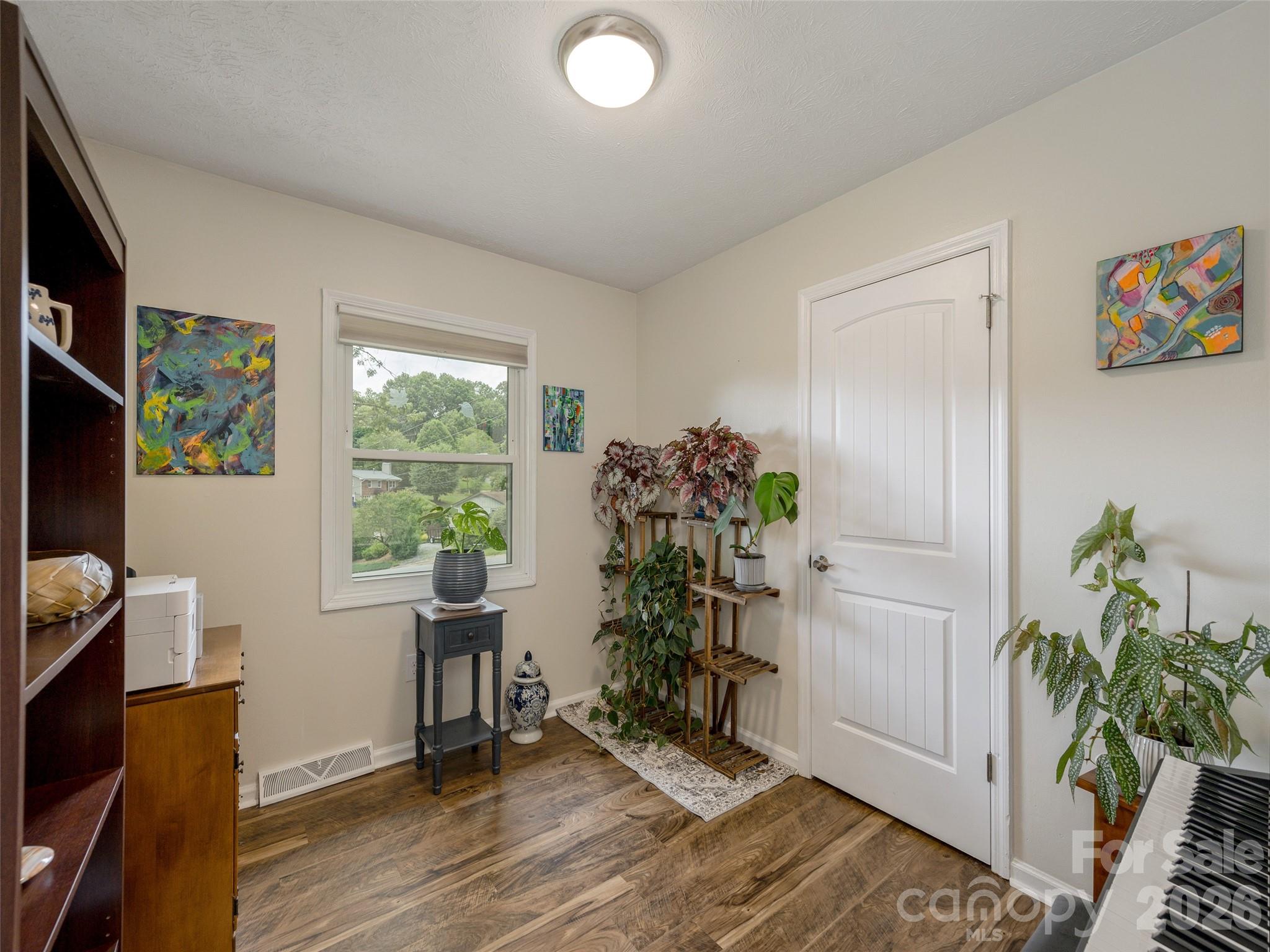 14 Fox Run Place — Fairview