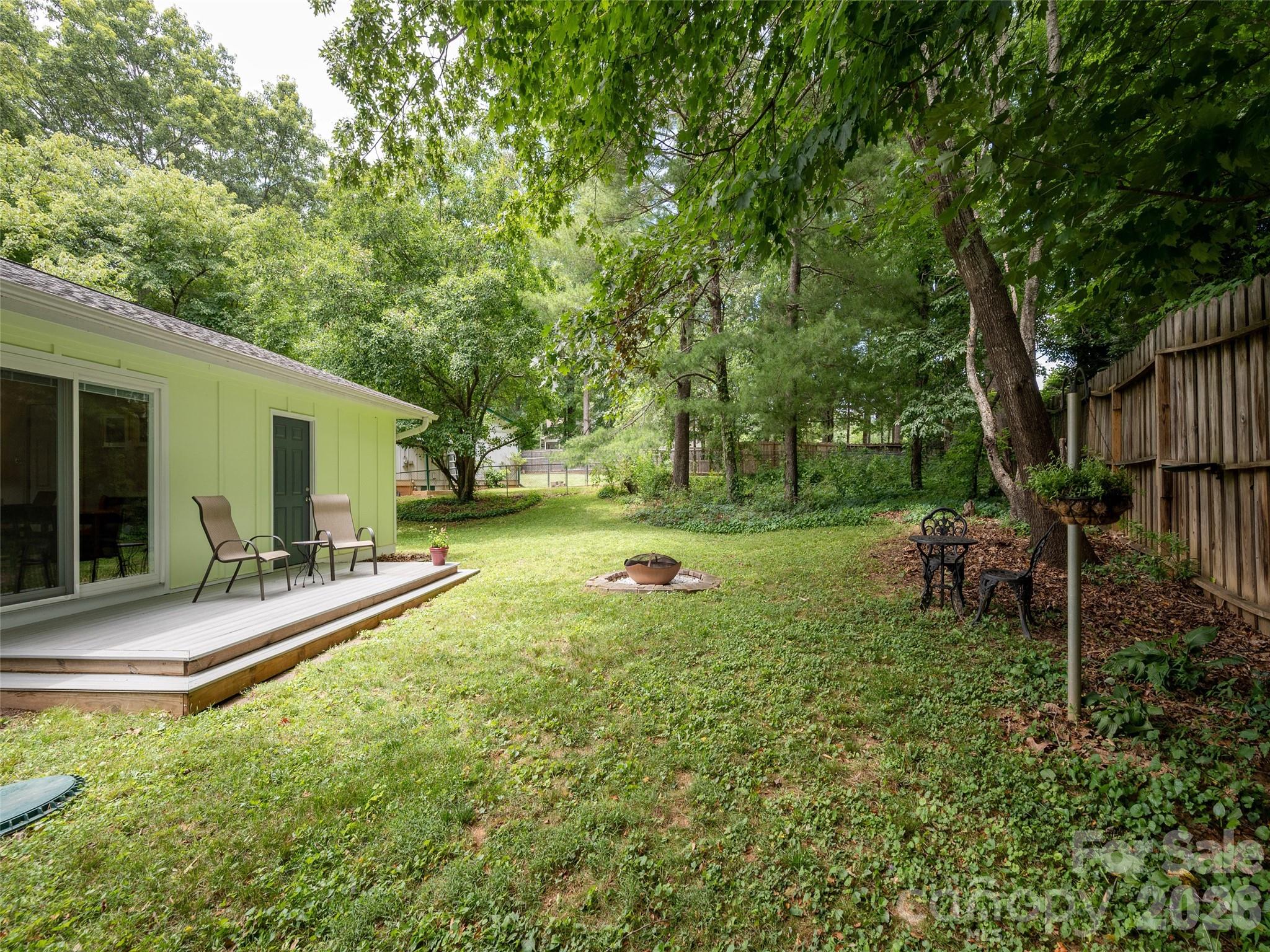 14 Fox Run Place — Fairview