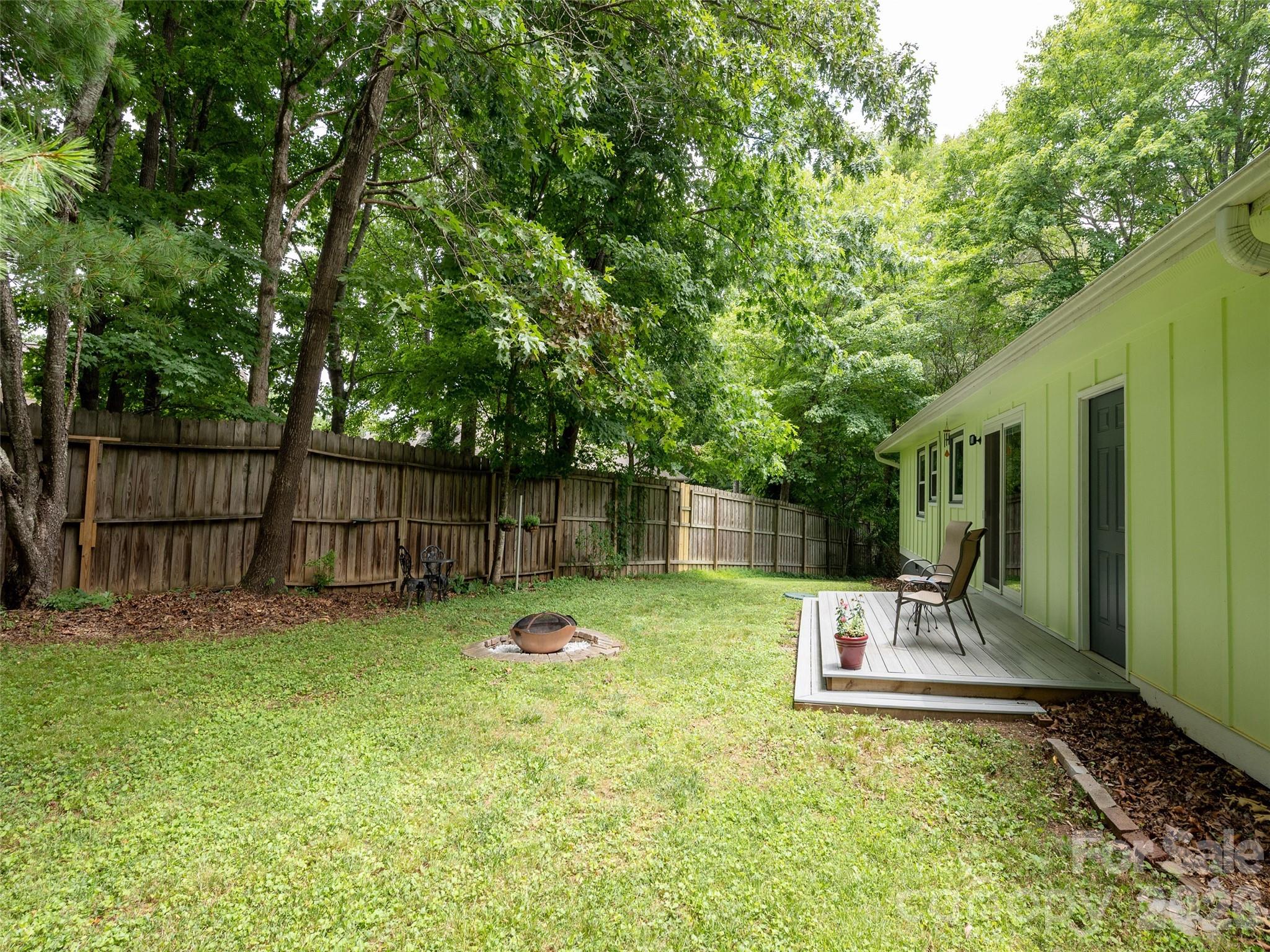 14 Fox Run Place — Fairview