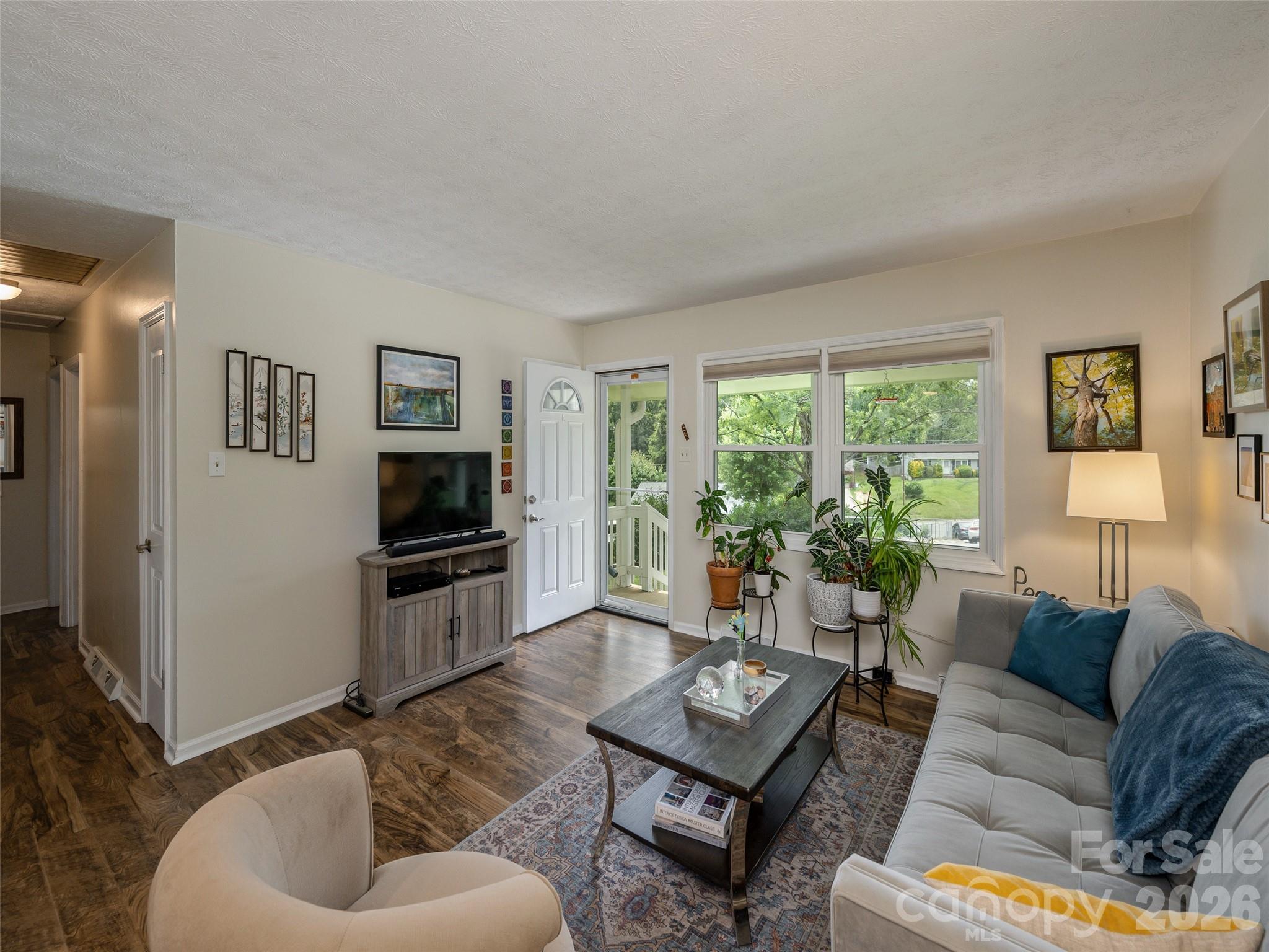 14 Fox Run Place — Fairview