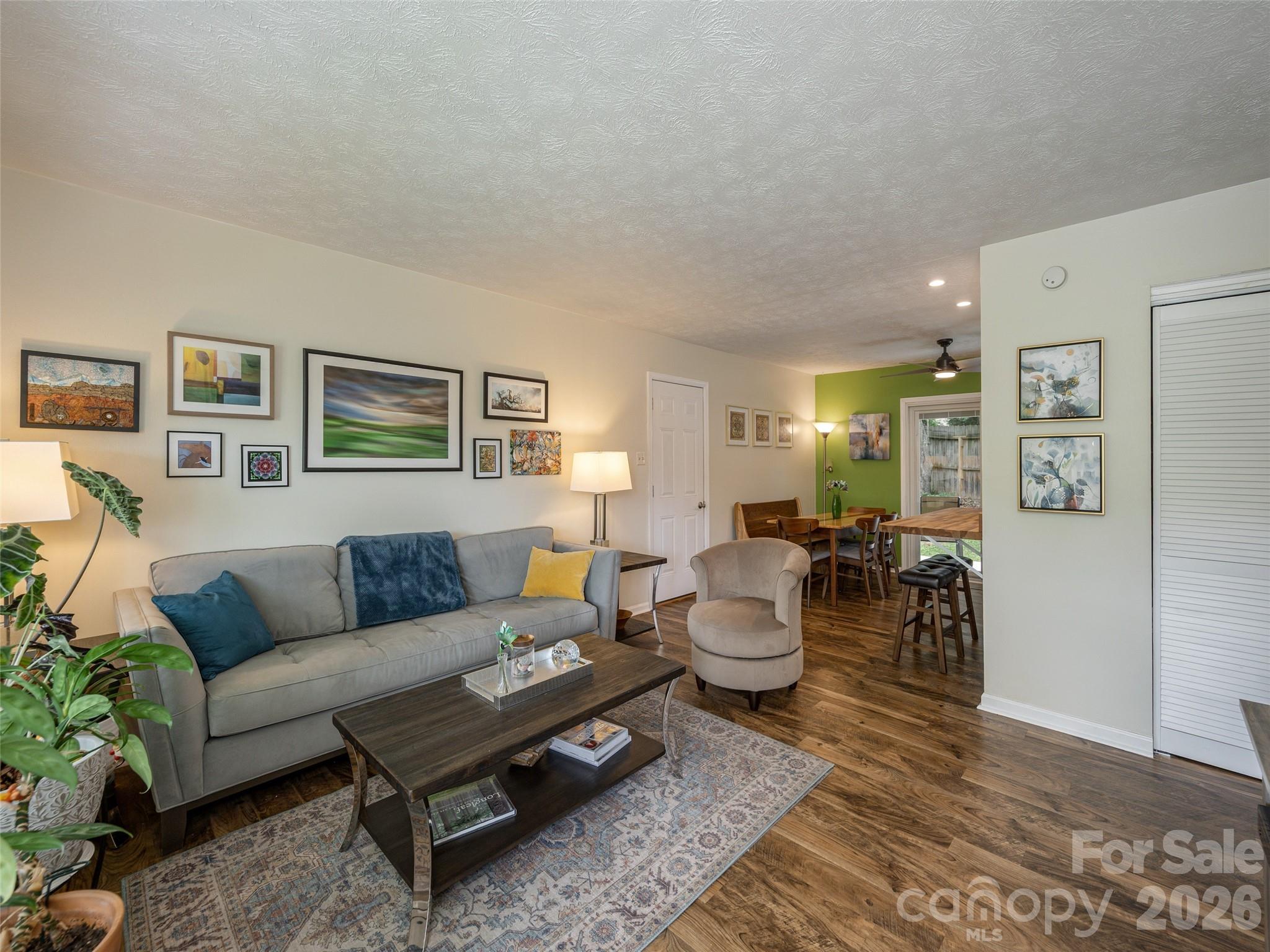 14 Fox Run Place — Fairview