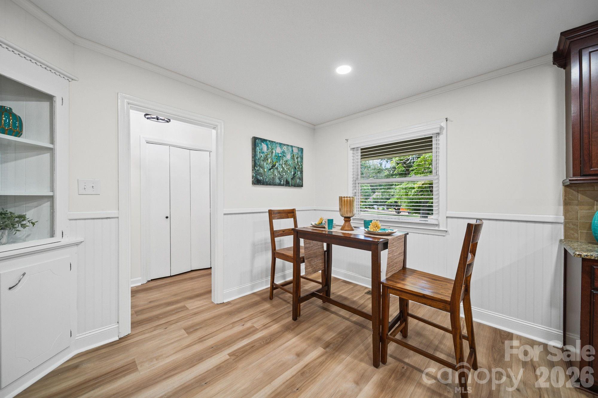 525 Julia Avenue — Belmont