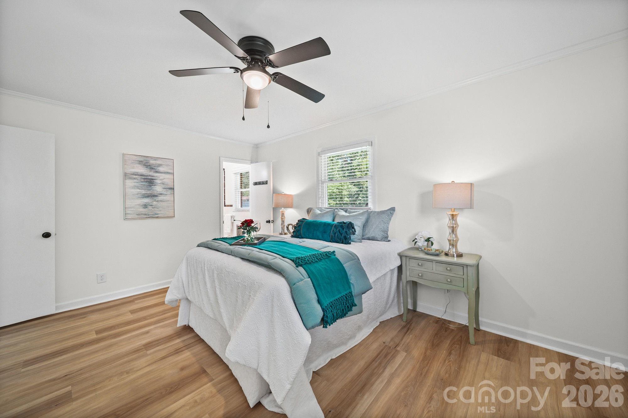 525 Julia Avenue — Belmont