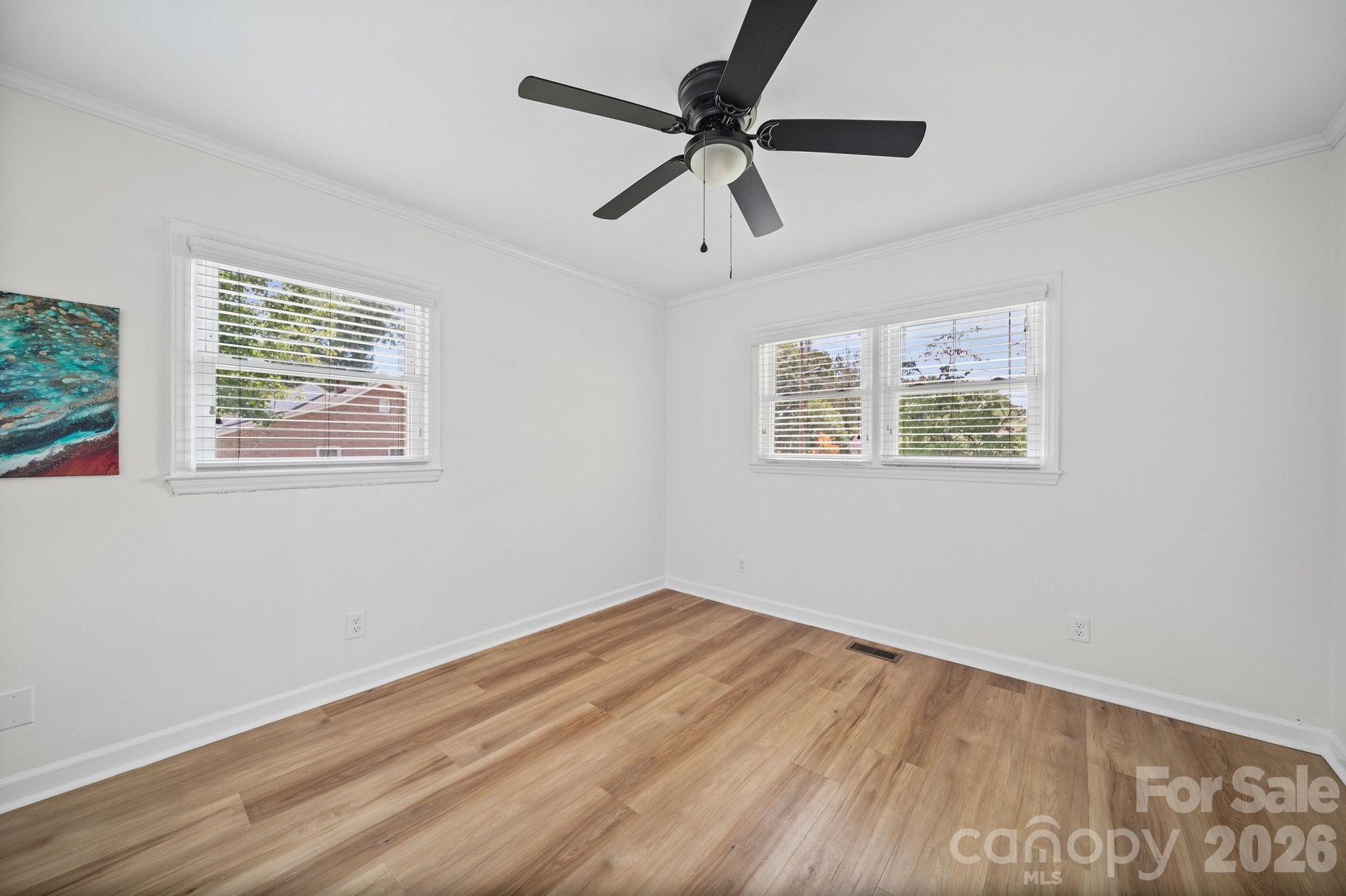 525 Julia Avenue — Belmont