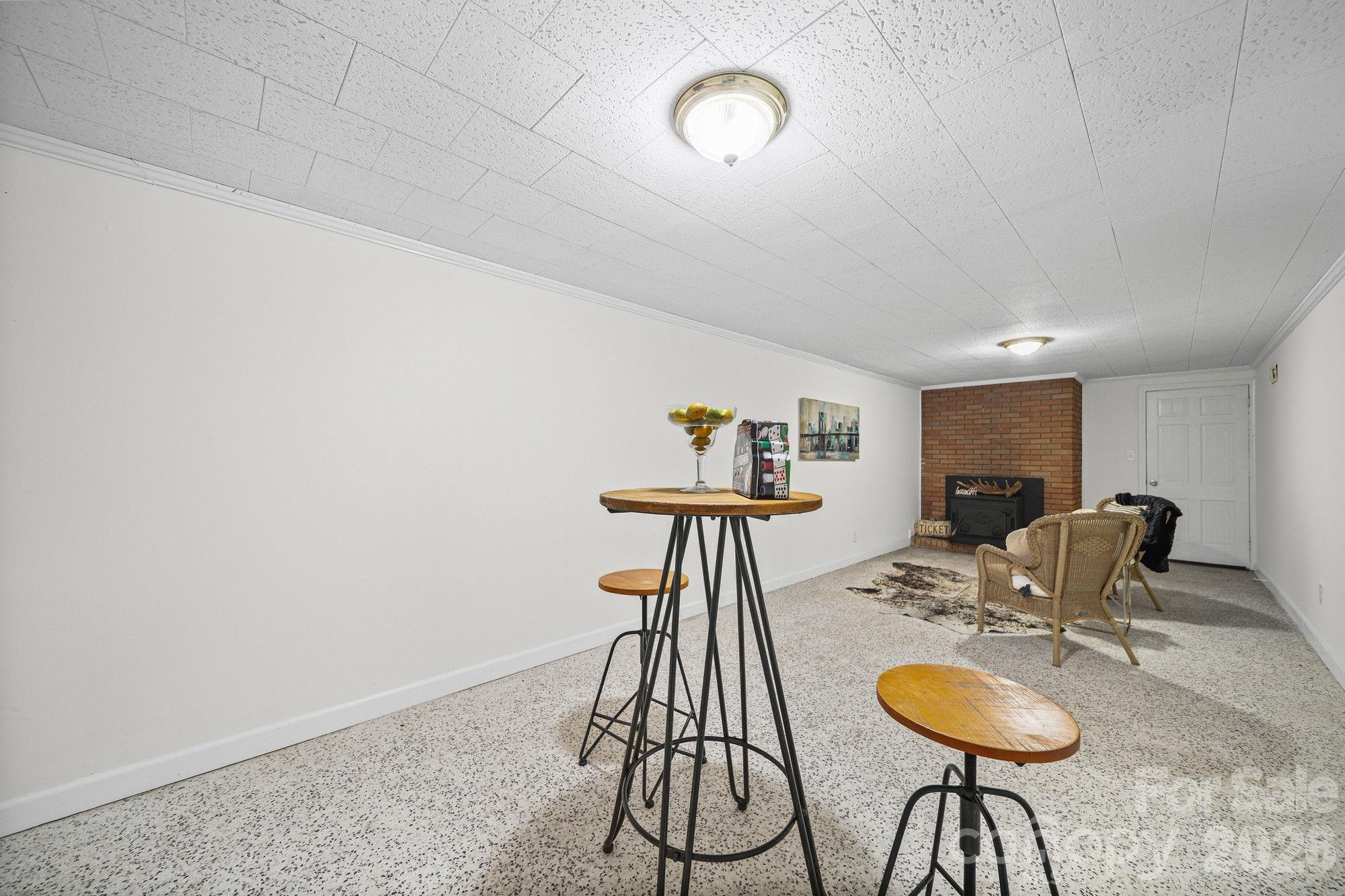 525 Julia Avenue — Belmont