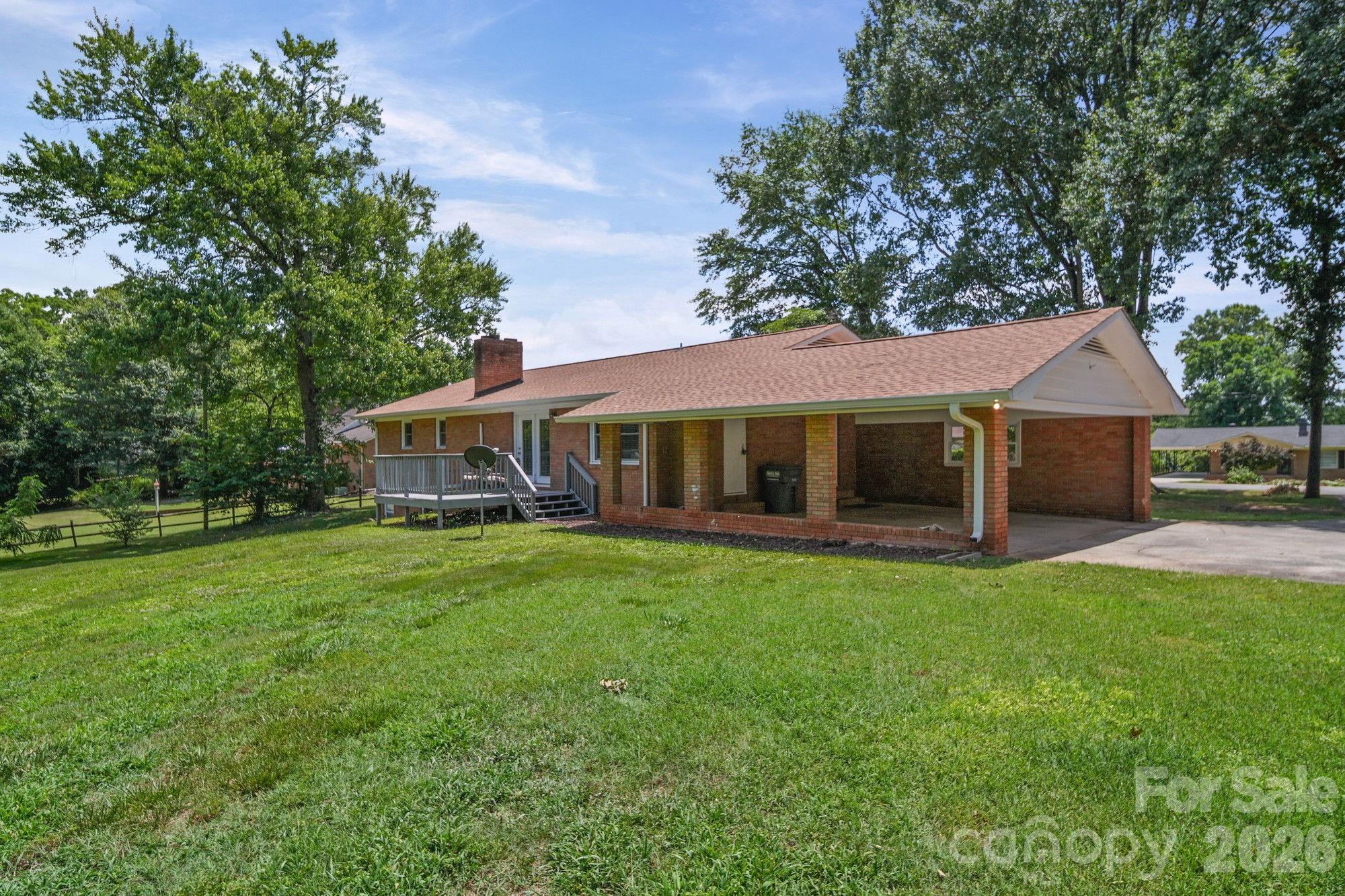 525 Julia Avenue — Belmont