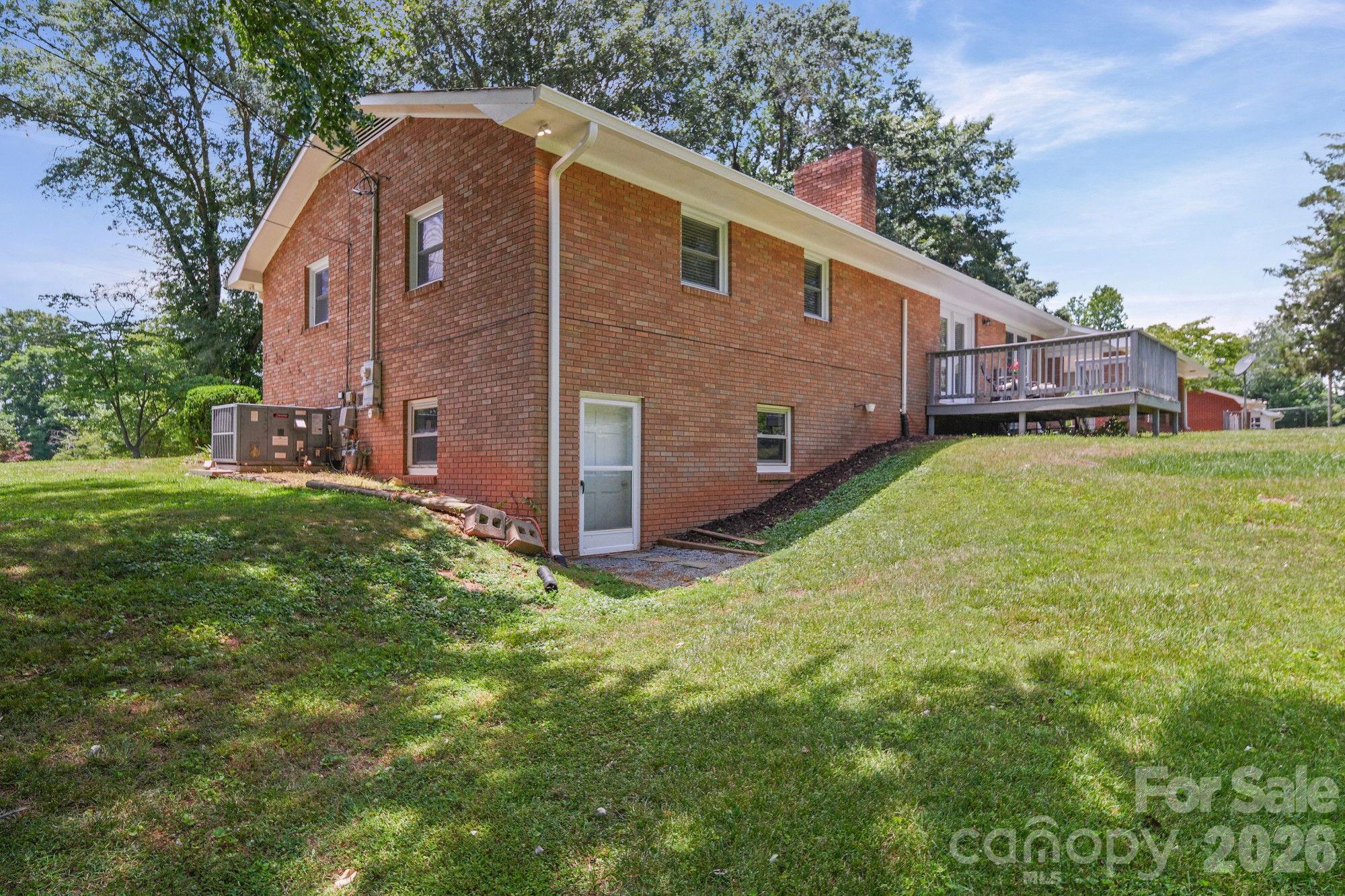 525 Julia Avenue — Belmont
