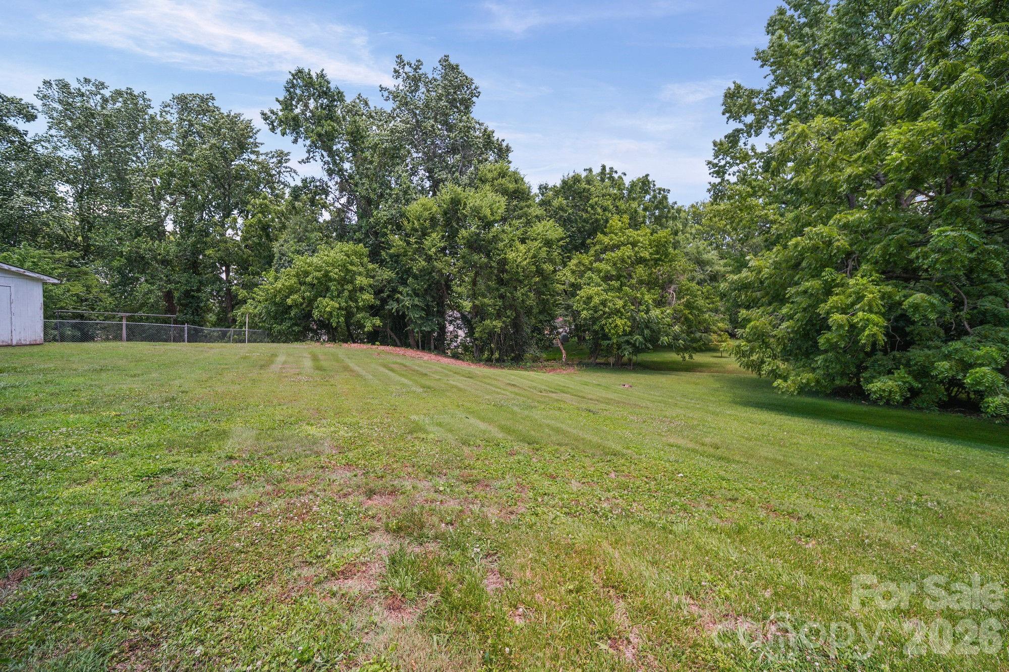 525 Julia Avenue — Belmont
