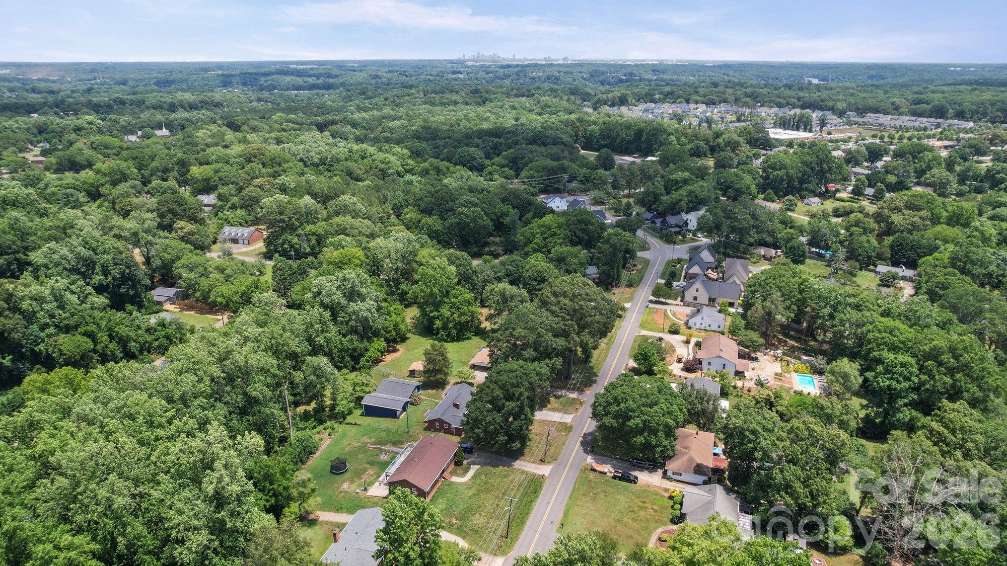 525 Julia Avenue — Belmont