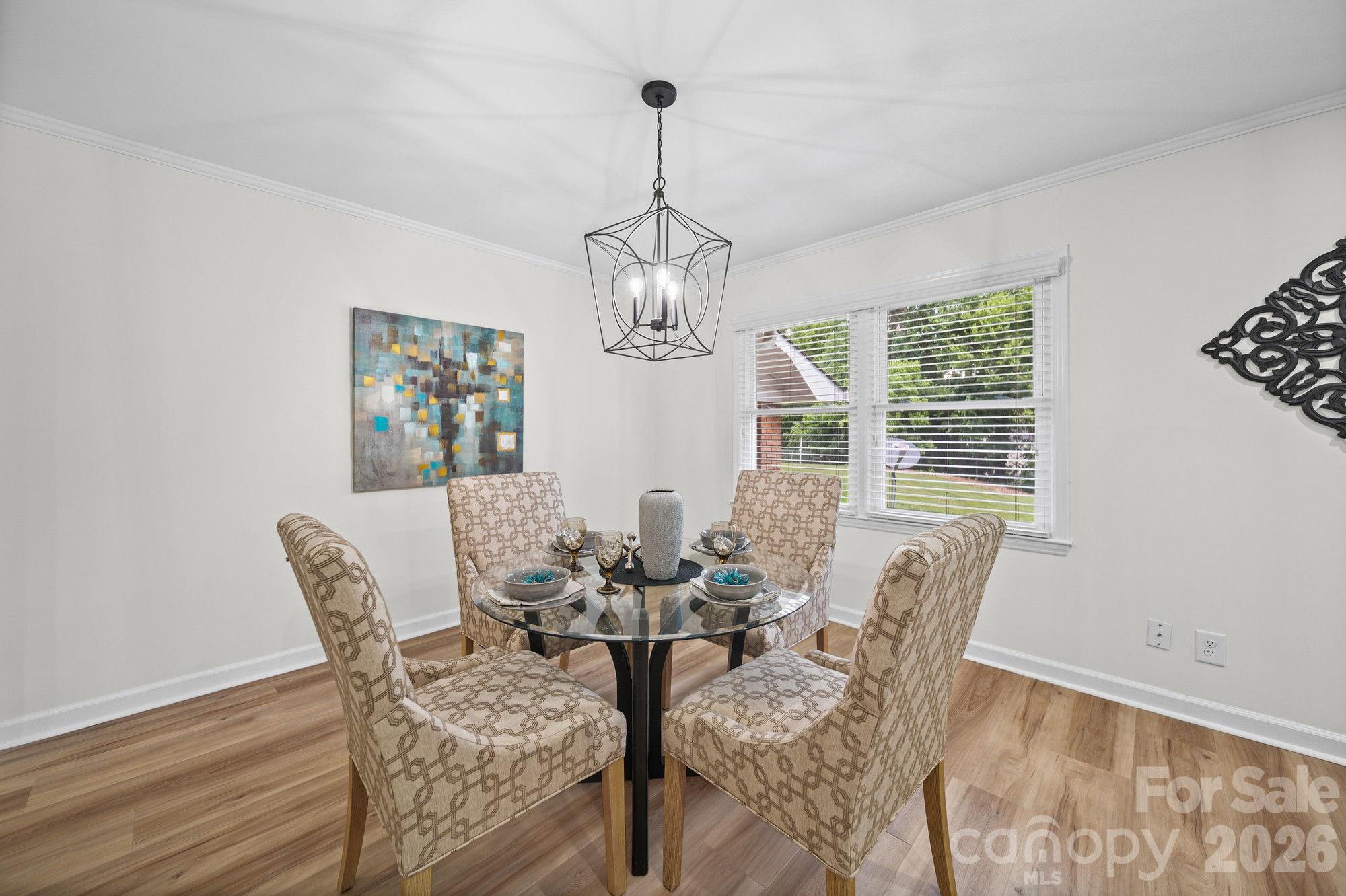 525 Julia Avenue — Belmont