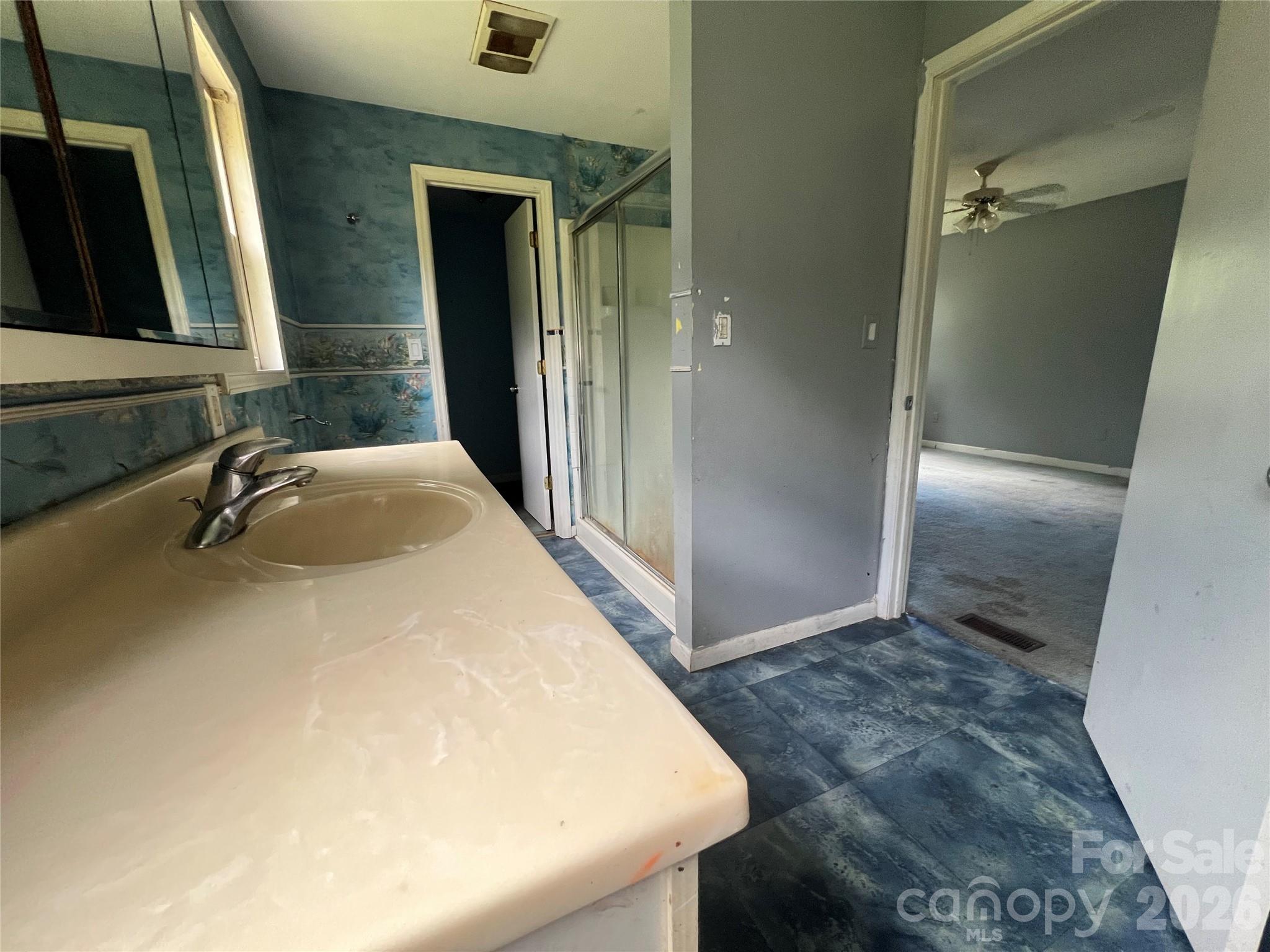 139 Vista Drive — Forest City