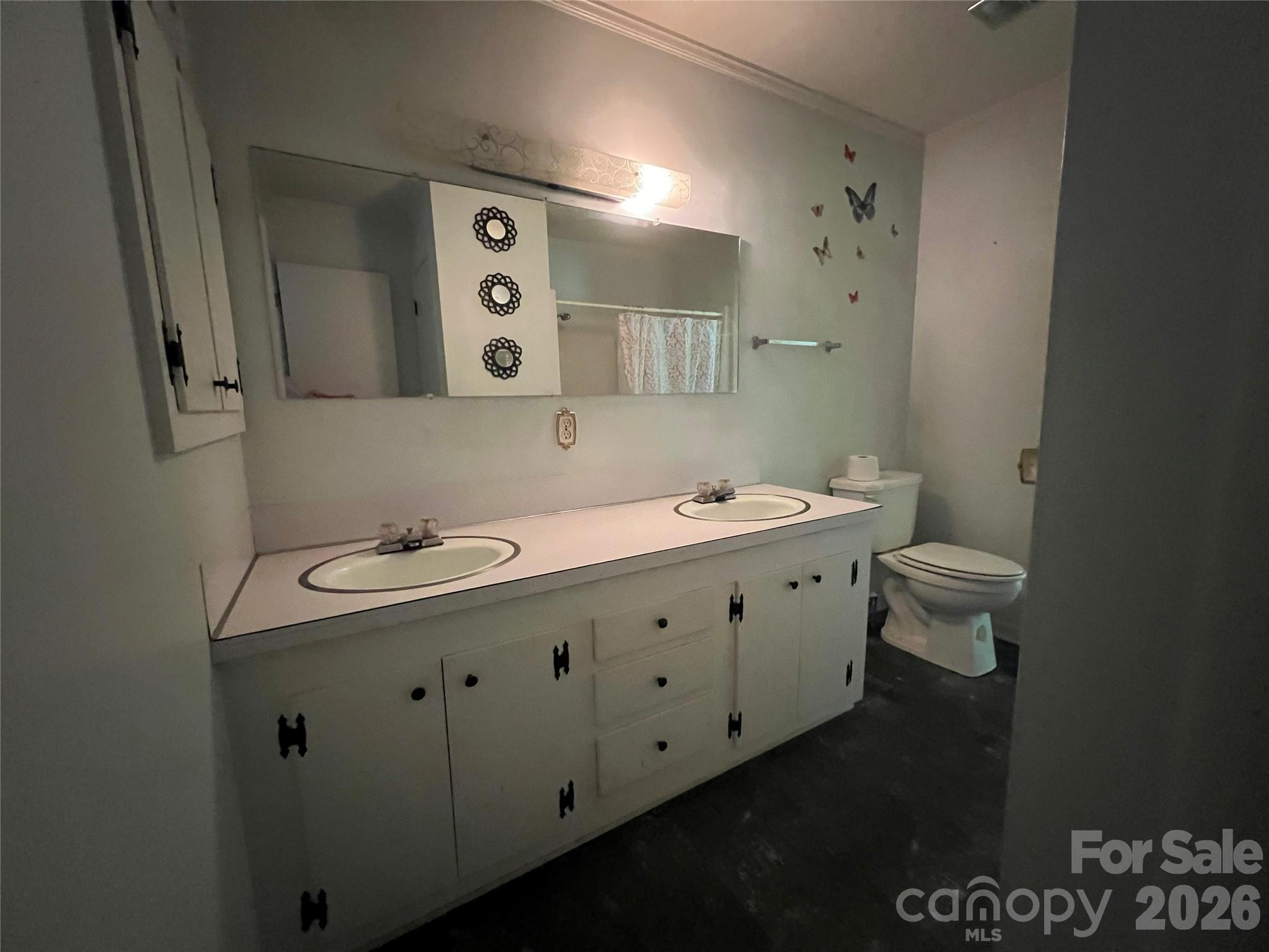 139 Vista Drive — Forest City