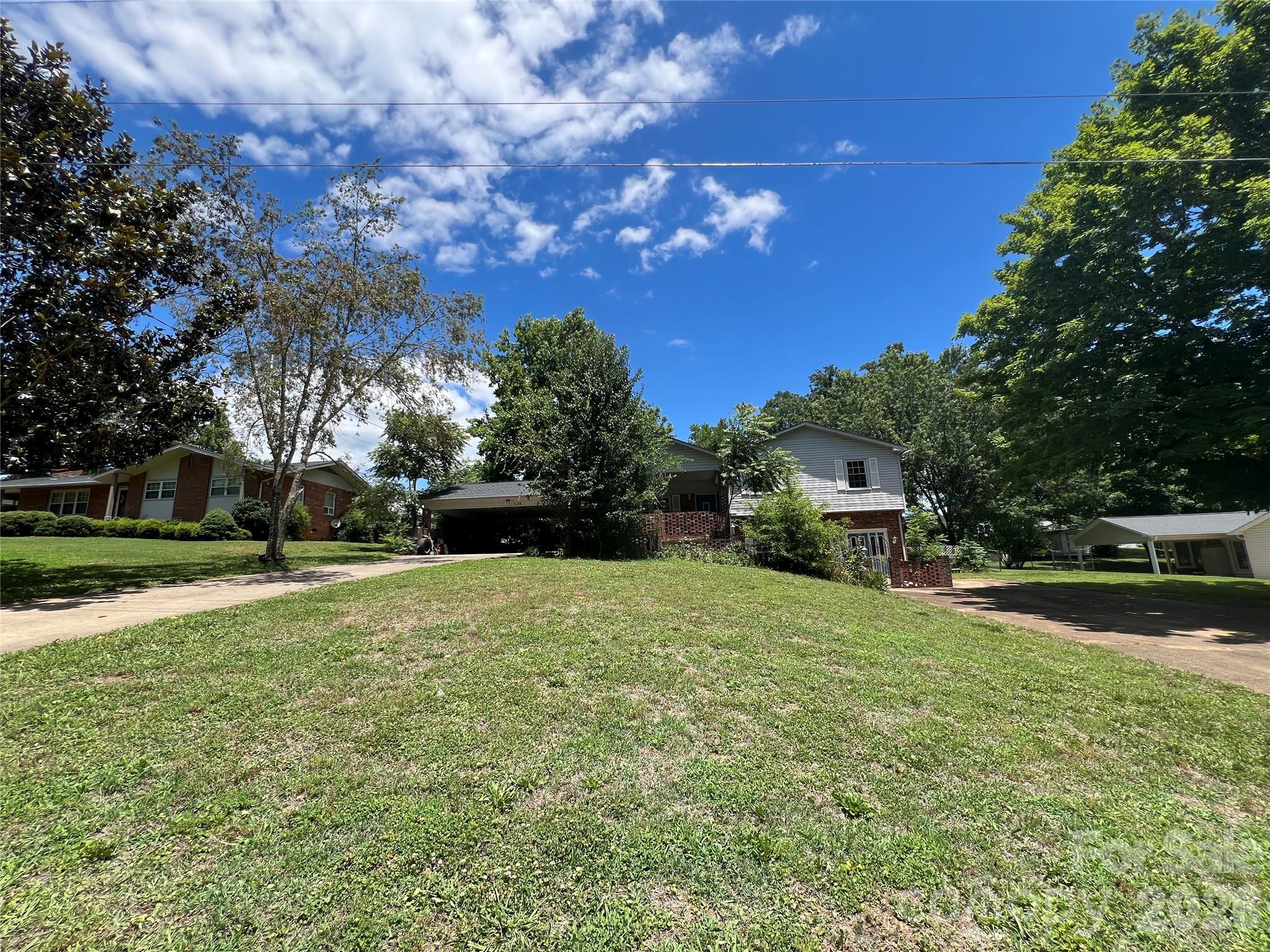 139 Vista Drive — Forest City