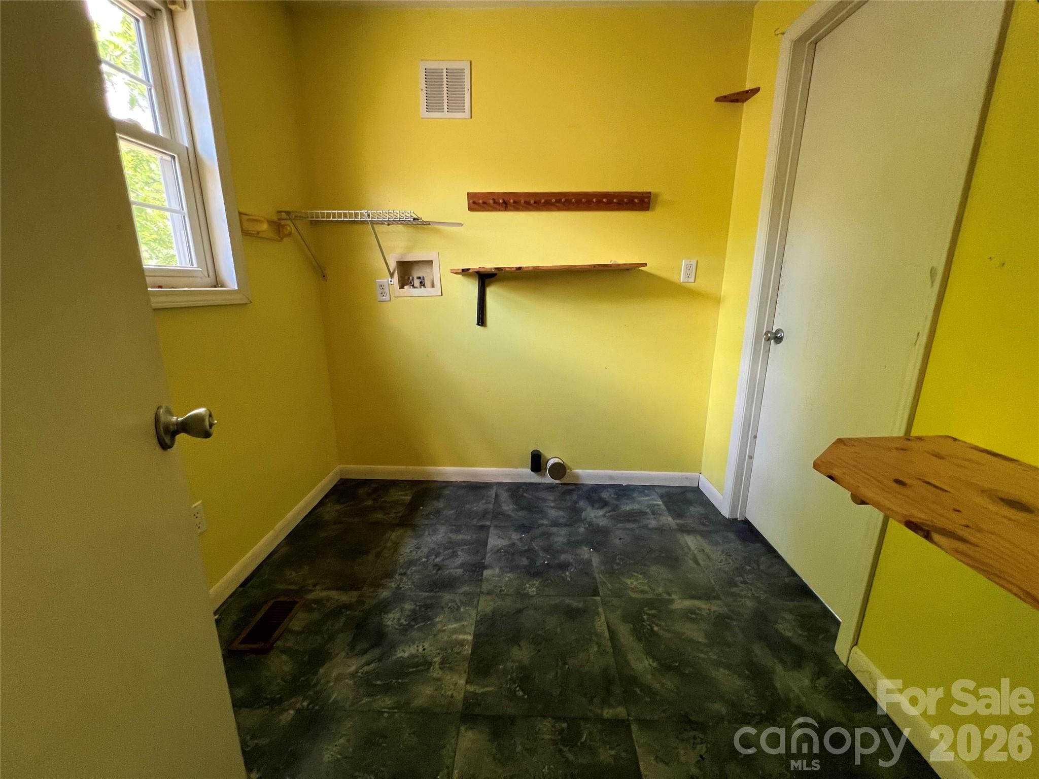139 Vista Drive — Forest City