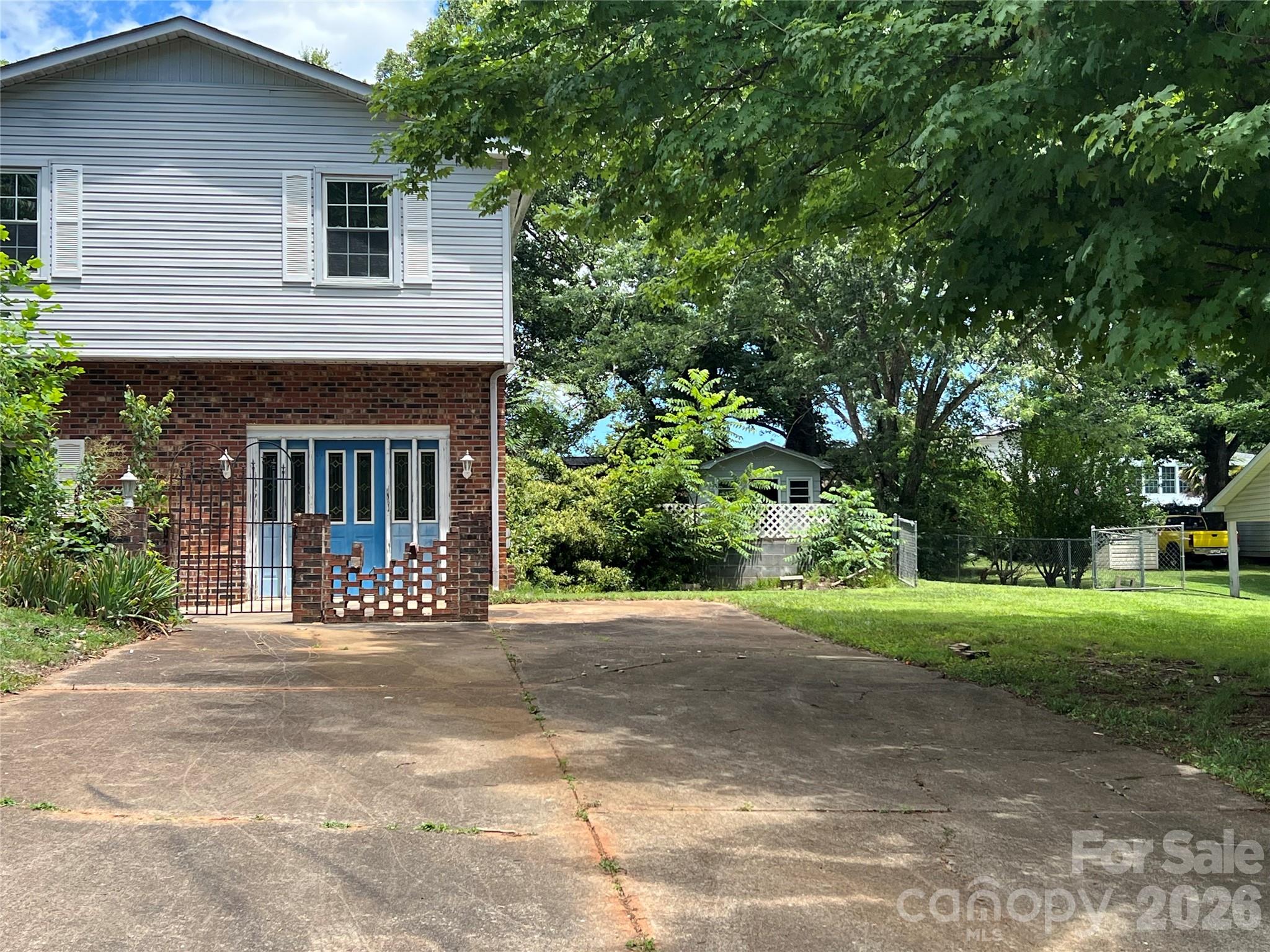 139 Vista Drive — Forest City