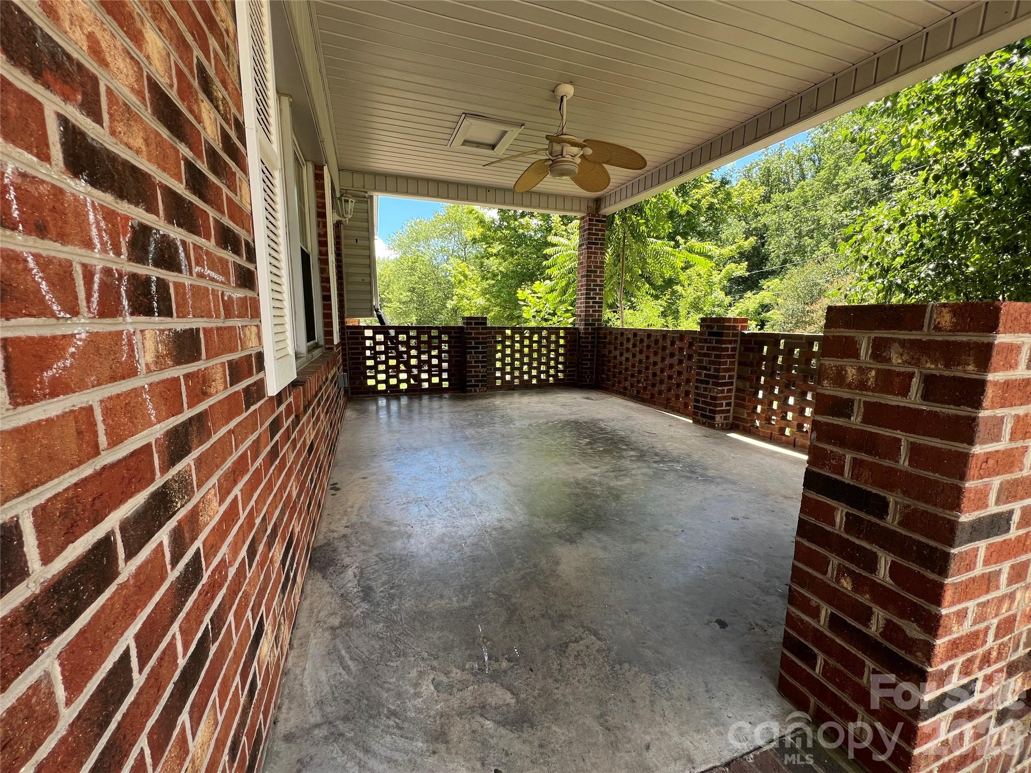 139 Vista Drive — Forest City