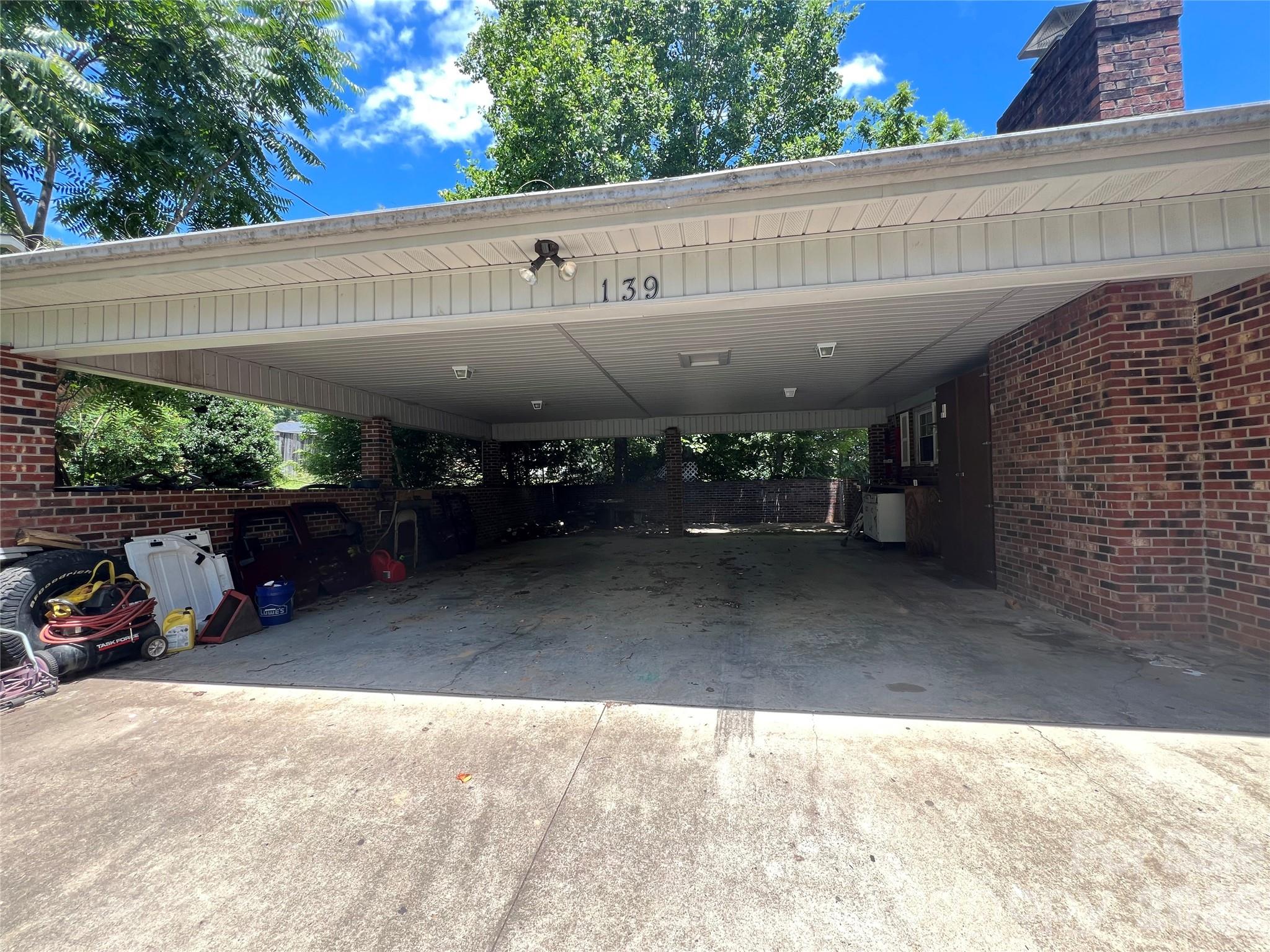 139 Vista Drive — Forest City