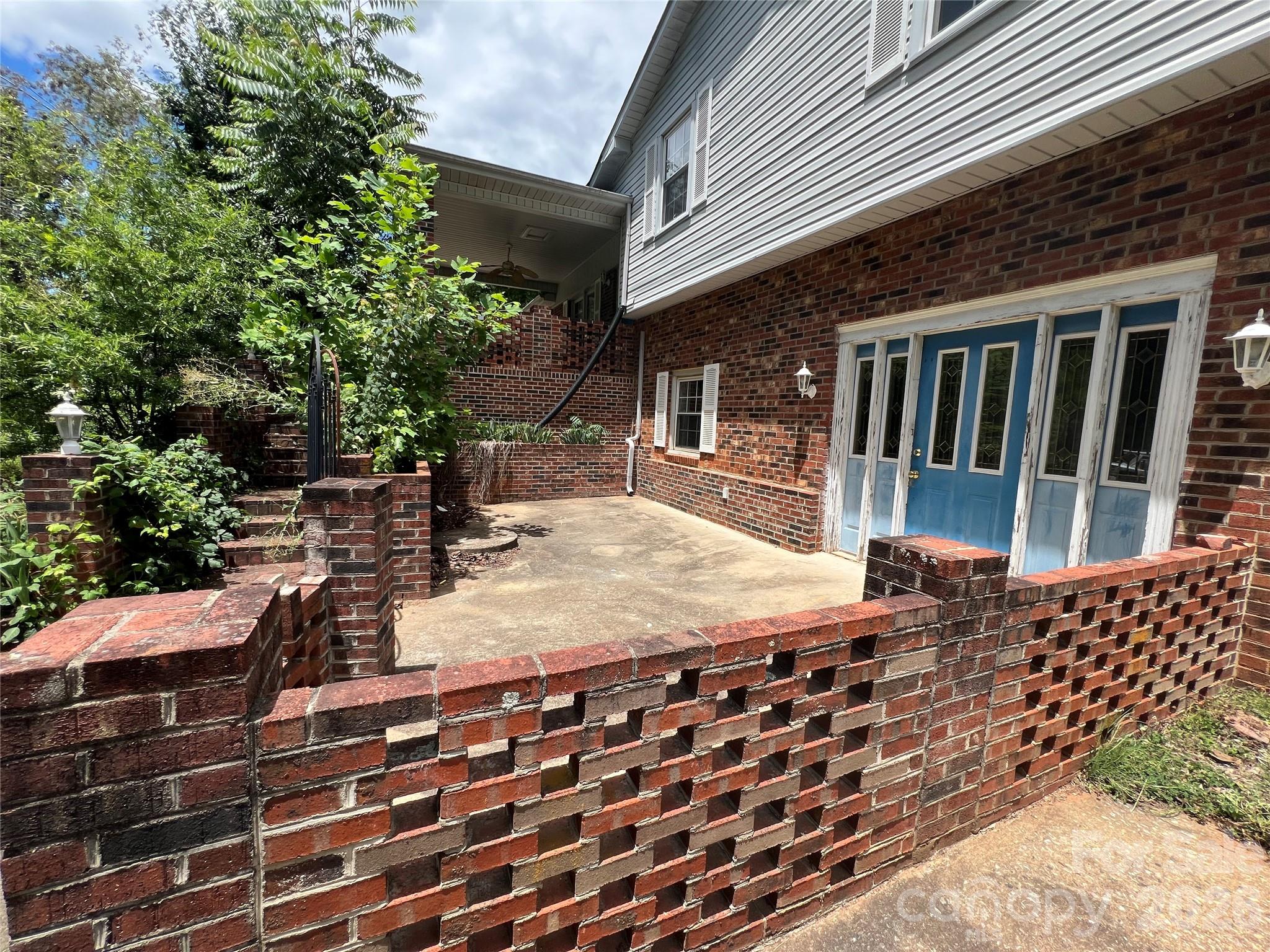 139 Vista Drive — Forest City