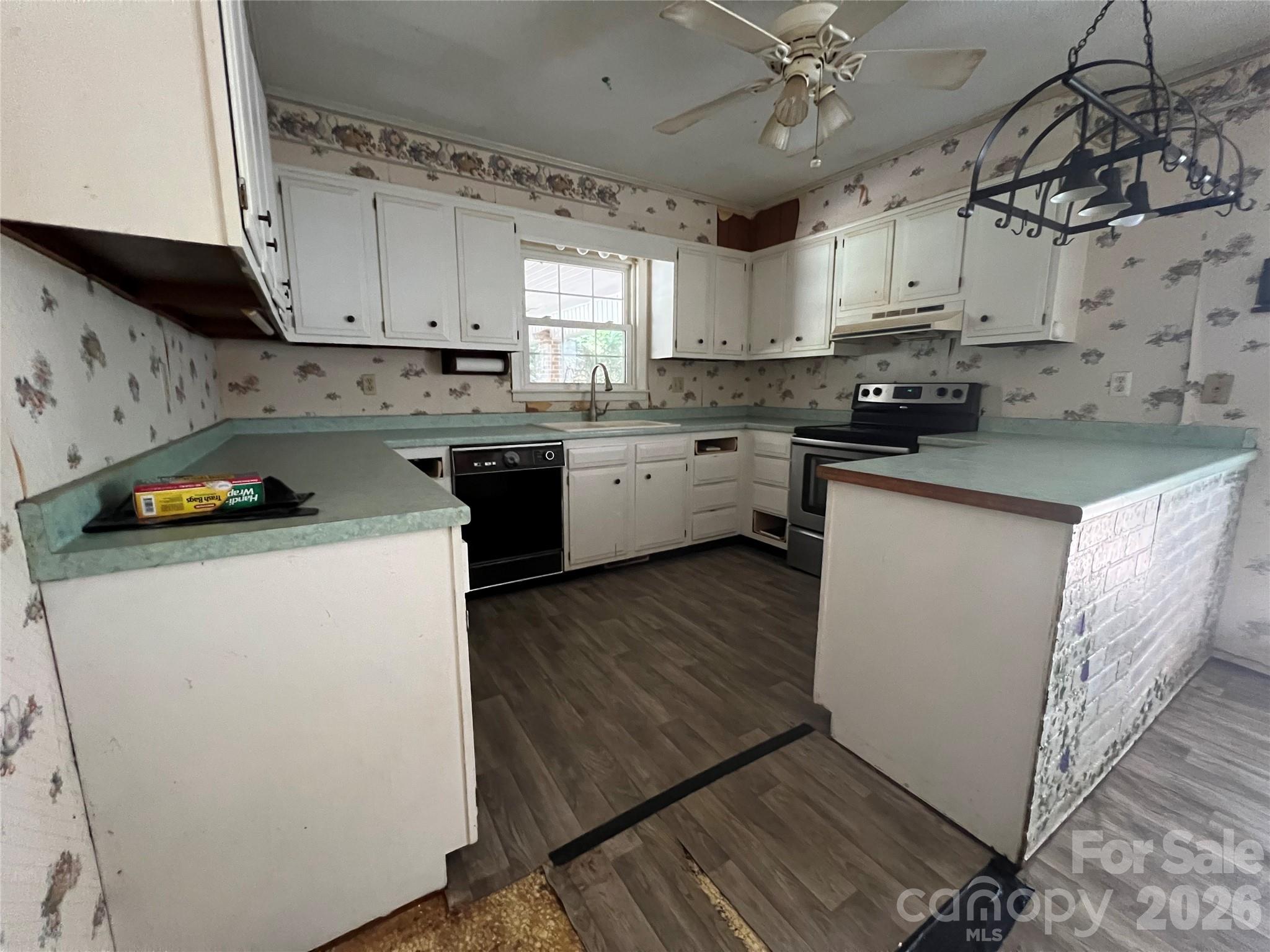 139 Vista Drive — Forest City