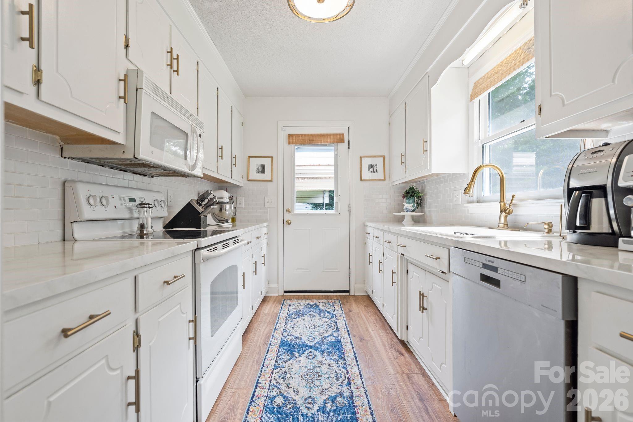 6168 King Wilkinson Road — Denver