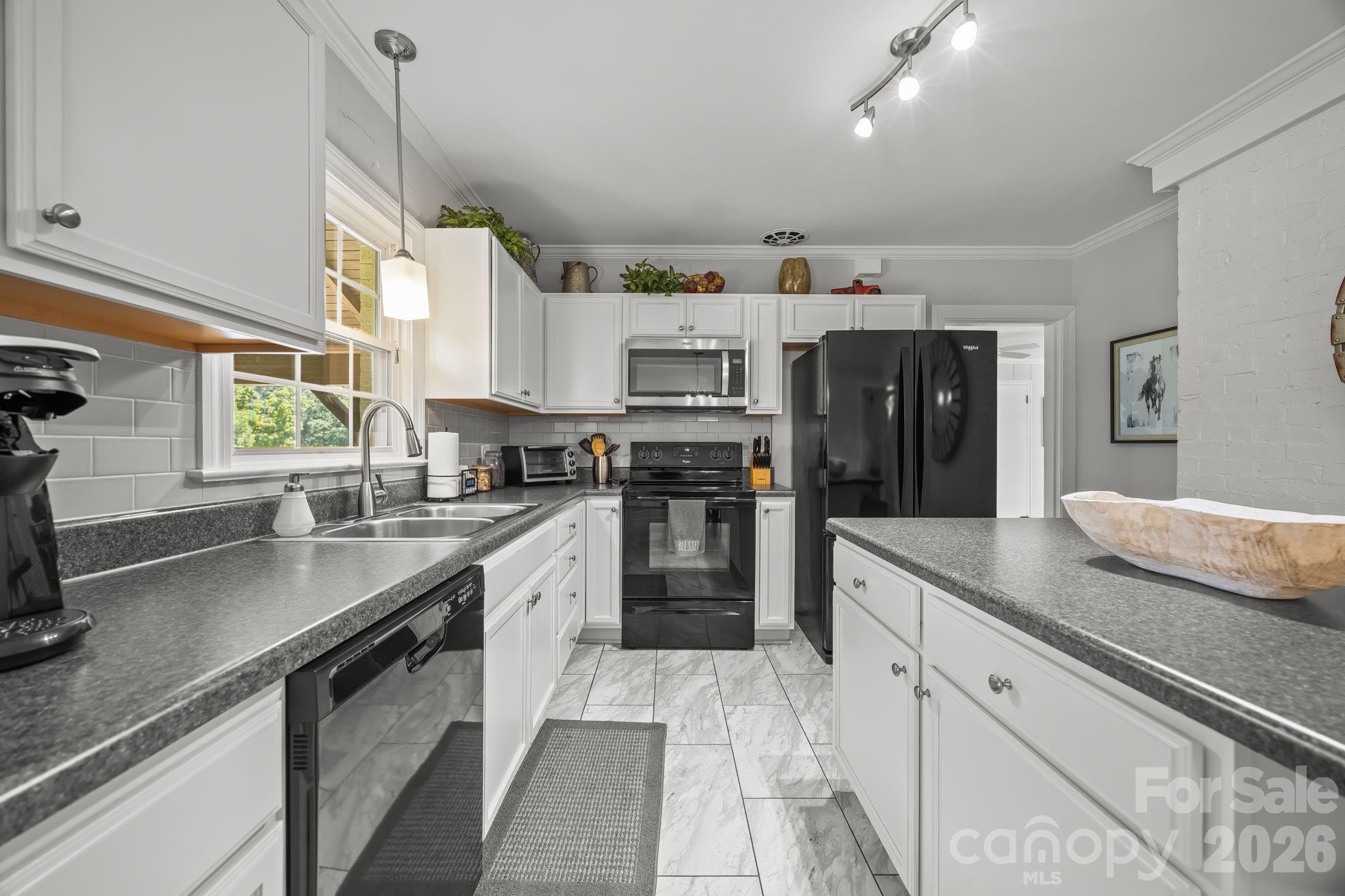 9256 US Highway 311 Highway — Archdale