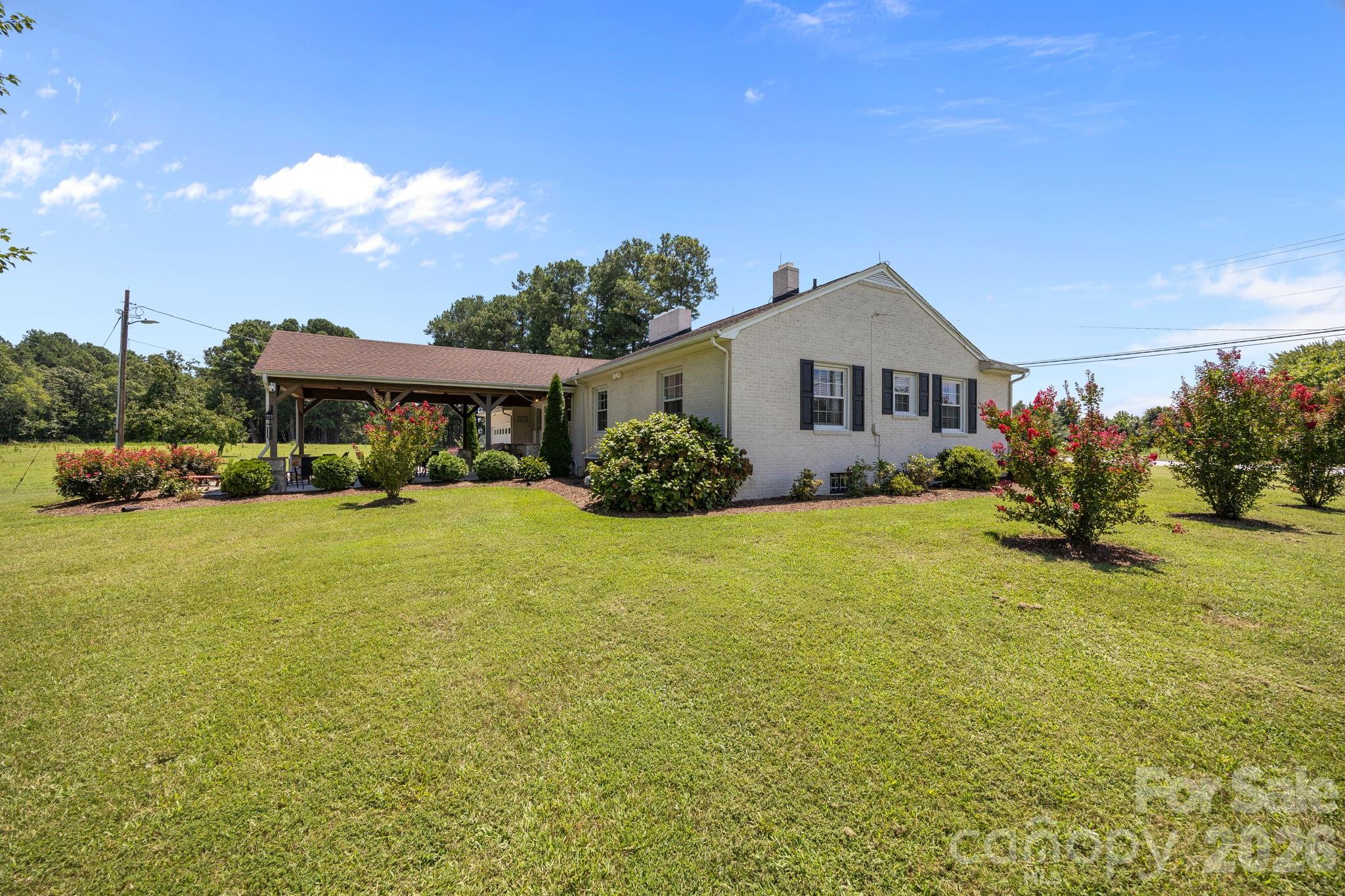 9256 US Highway 311 Highway — Archdale