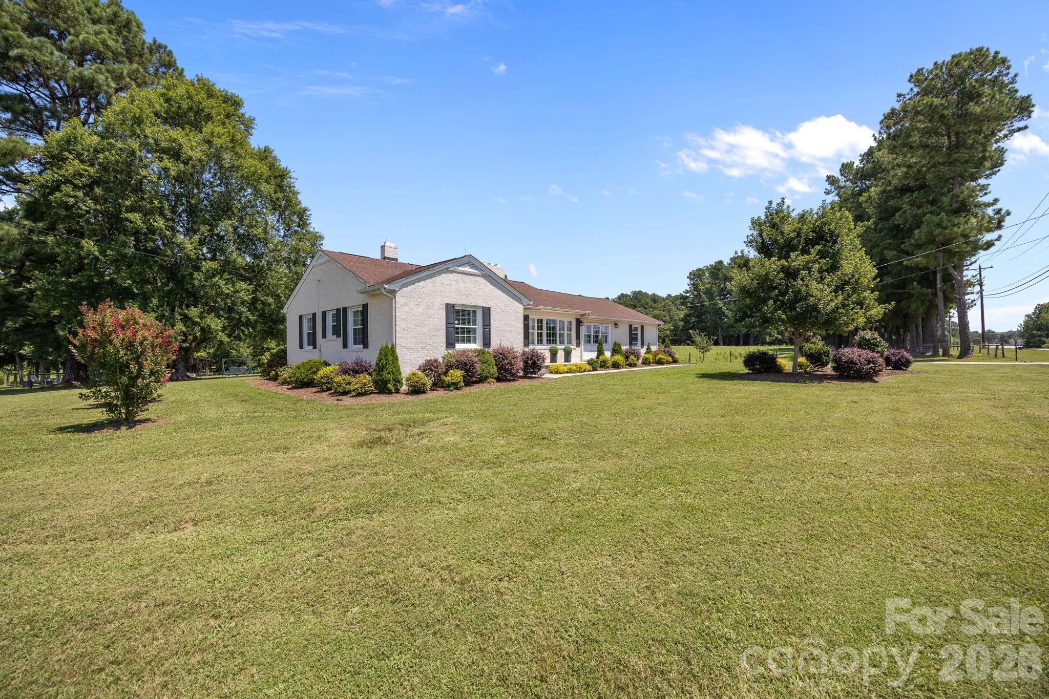 9256 US Highway 311 Highway — Archdale