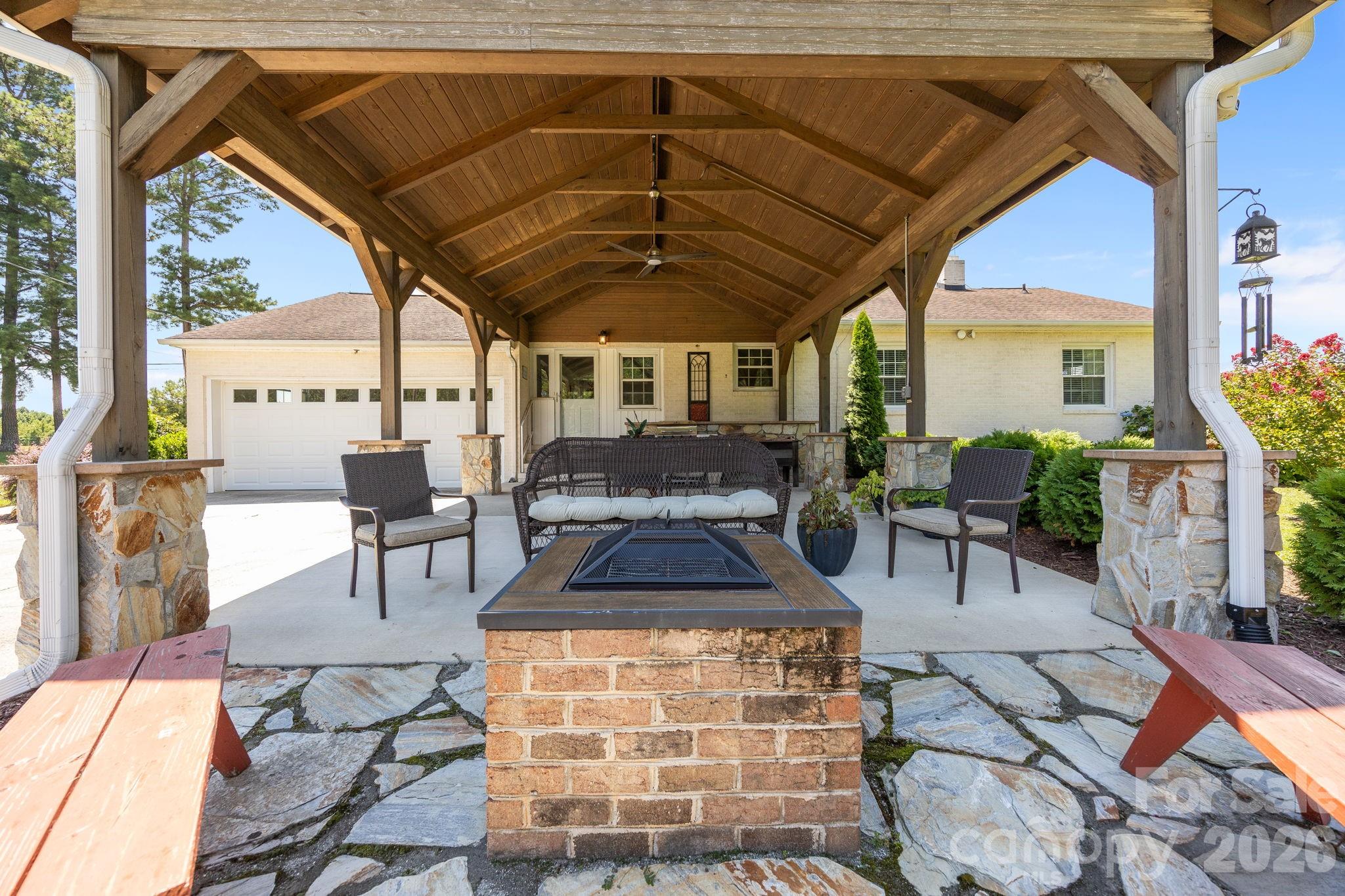 9256 US Highway 311 Highway — Archdale