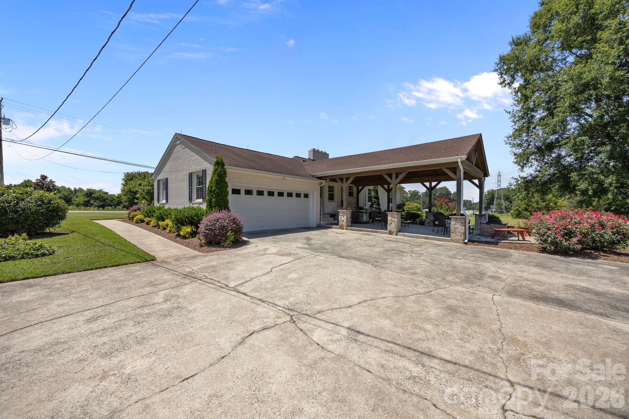 9256 US Highway 311 Highway — Archdale