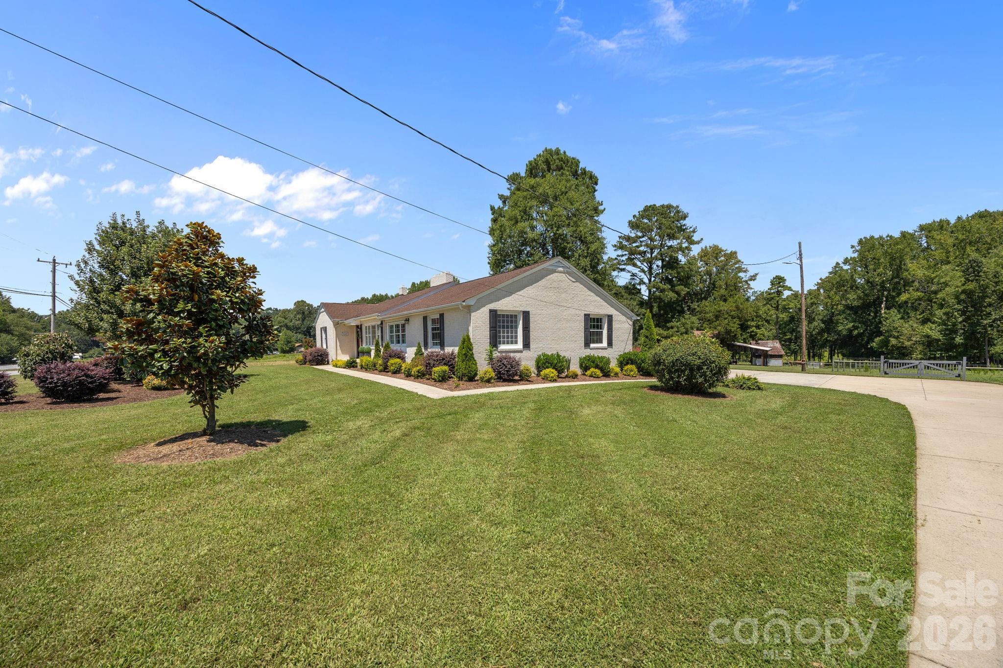 9256 US Highway 311 Highway — Archdale