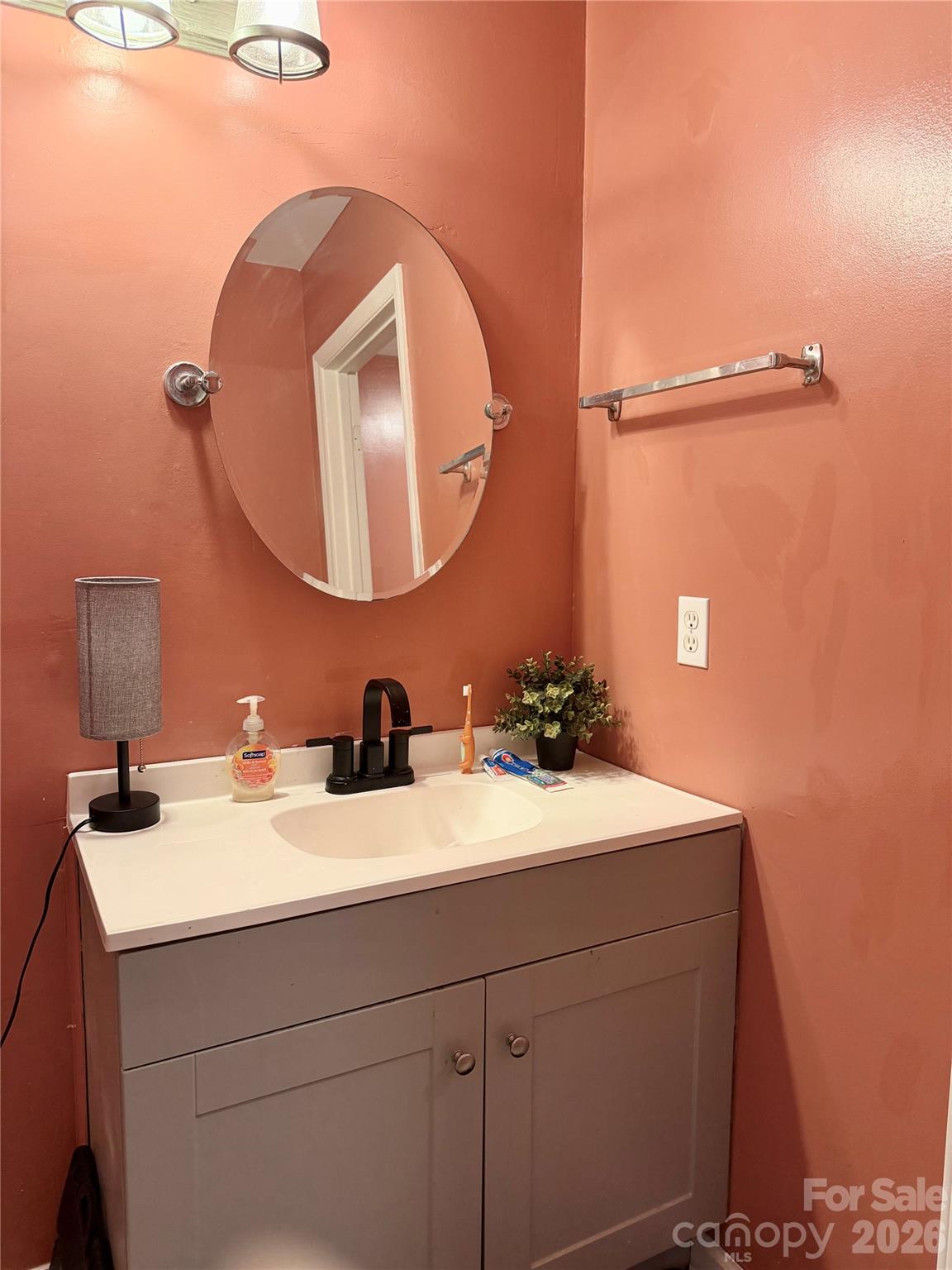 4015 Thistledown Court #8 — Charlotte