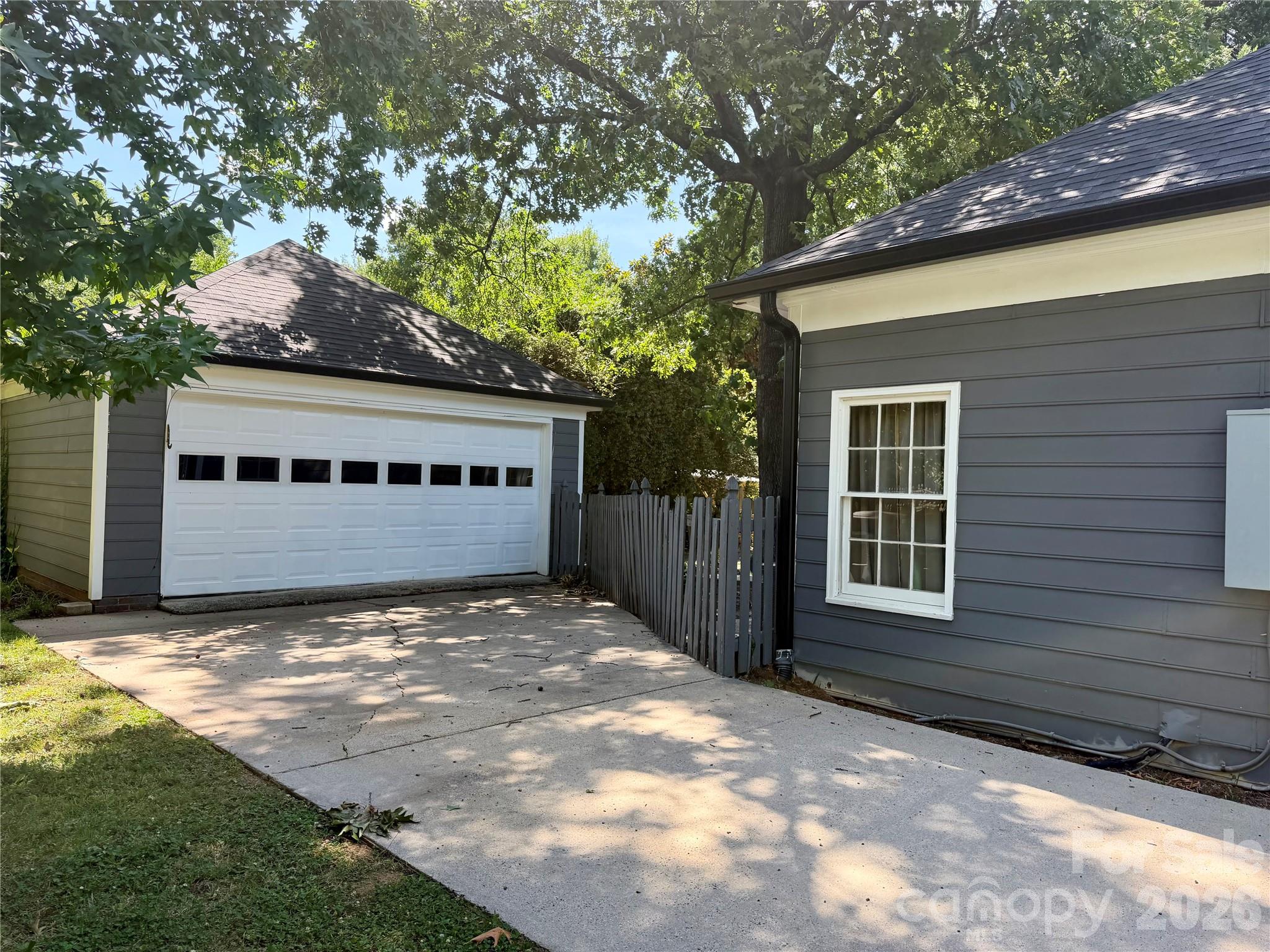 4015 Thistledown Court #8 — Charlotte
